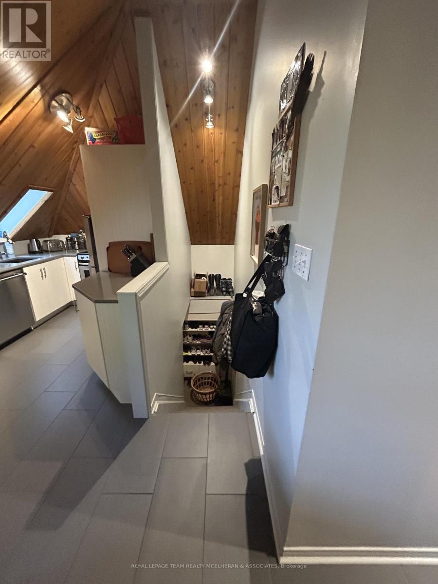 2 - 92 Queen Elizabeth Drive, Ottawa, ON - Indoor Photo Showing Other Room