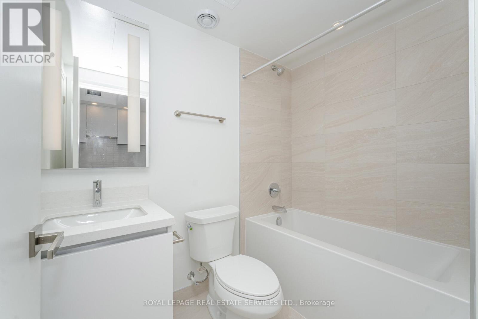2309 - 4015 The Exchange, Mississauga, ON - Indoor Photo Showing Bathroom