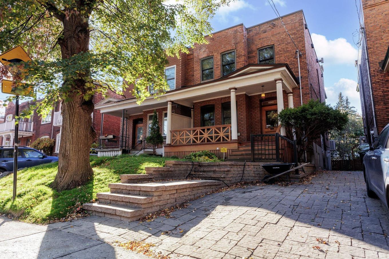 Façade - 4242 Av. Beaconsfield, Montréal (Côte-Des-Neiges/Notre-Dame-De-Grâce), QC - Outdoor With Deck Patio Veranda