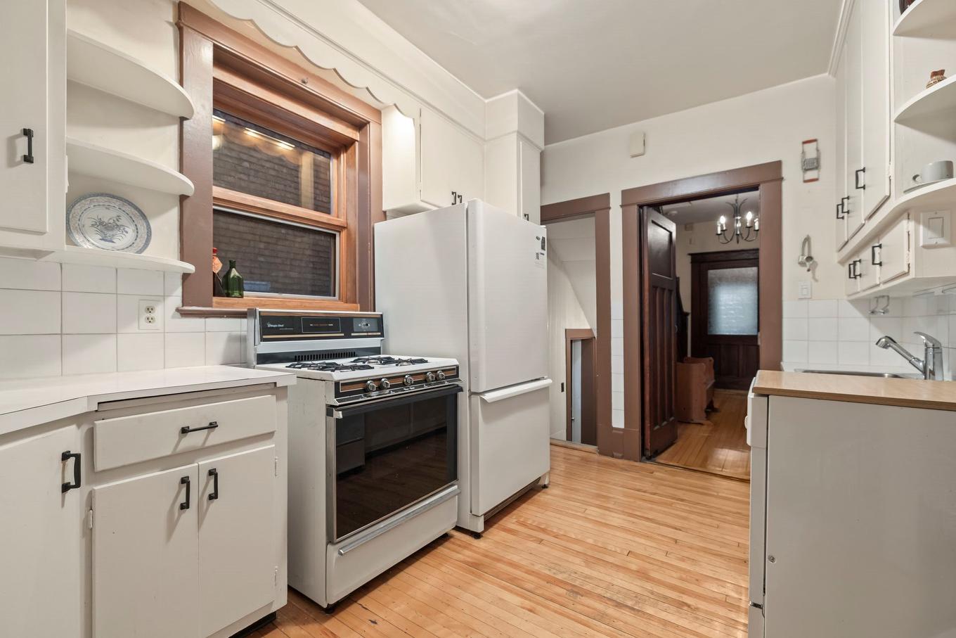 Cuisine - 4242 Av. Beaconsfield, Montréal (Côte-Des-Neiges/Notre-Dame-De-Grâce), QC - Indoor Photo Showing Other Room