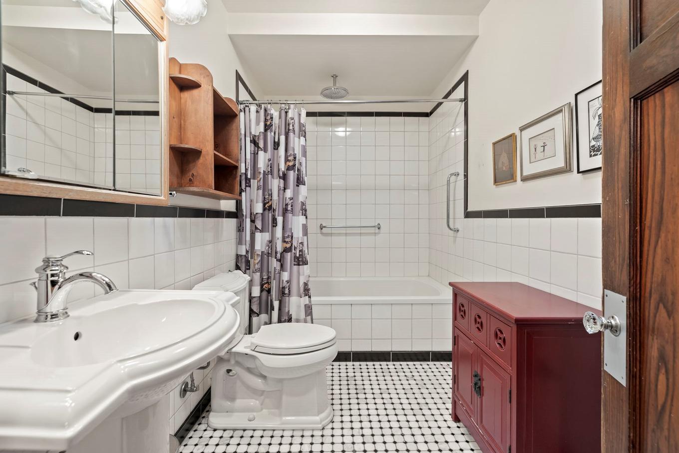 Salle de bains - 4242 Av. Beaconsfield, Montréal (Côte-Des-Neiges/Notre-Dame-De-Grâce), QC - Indoor Photo Showing Bathroom