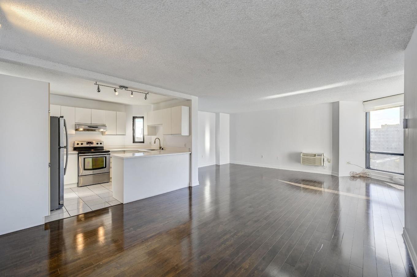 Salle à manger - 1008-51 Place Charles-Le Moyne, Longueuil (Le Vieux-Longueuil), QC - Indoor Photo Showing Kitchen