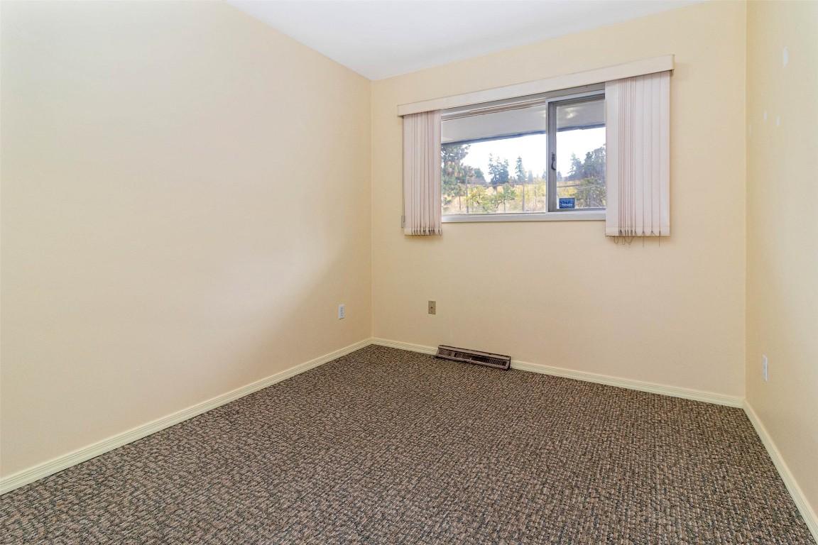 4829 Lakeshore Road, Kelowna, BC - Indoor Photo Showing Other Room