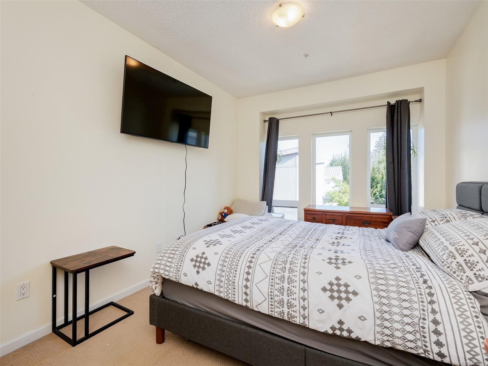 308-2747 Jacklin Rd, Langford, BC - Indoor Photo Showing Bedroom