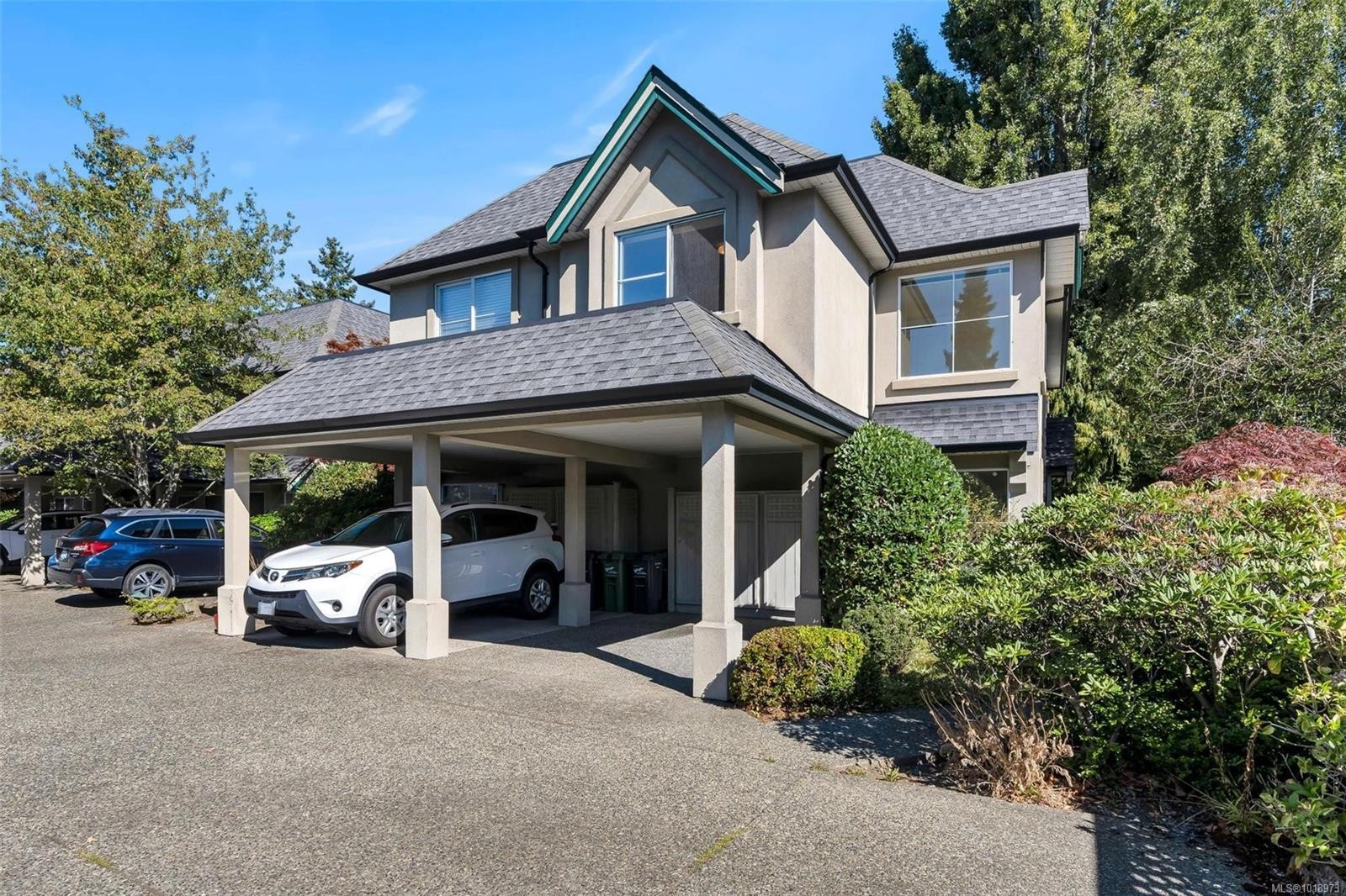 8-2633 Shelbourne St, Victoria, BC