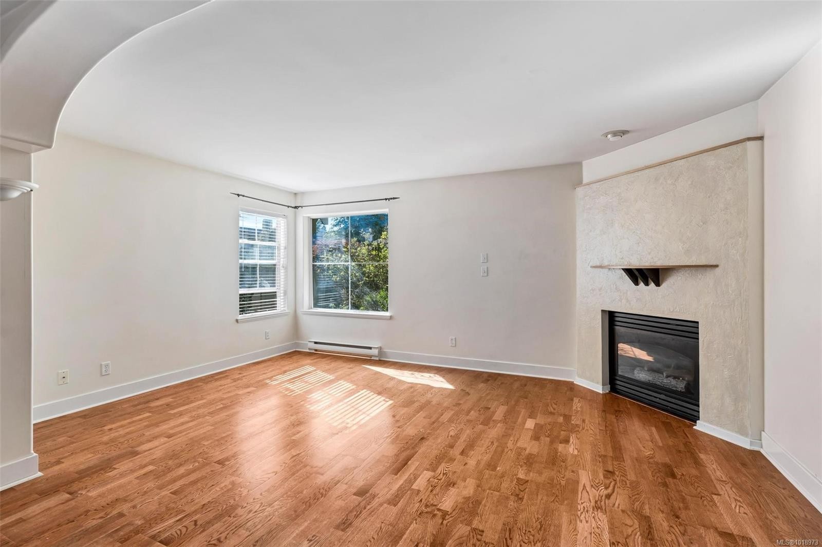 8-2633 Shelbourne St, Victoria, BC