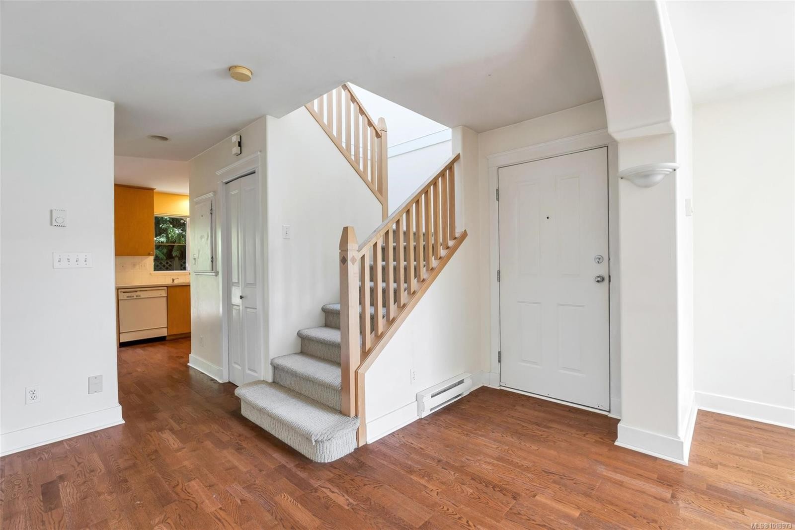 8-2633 Shelbourne St, Victoria, BC