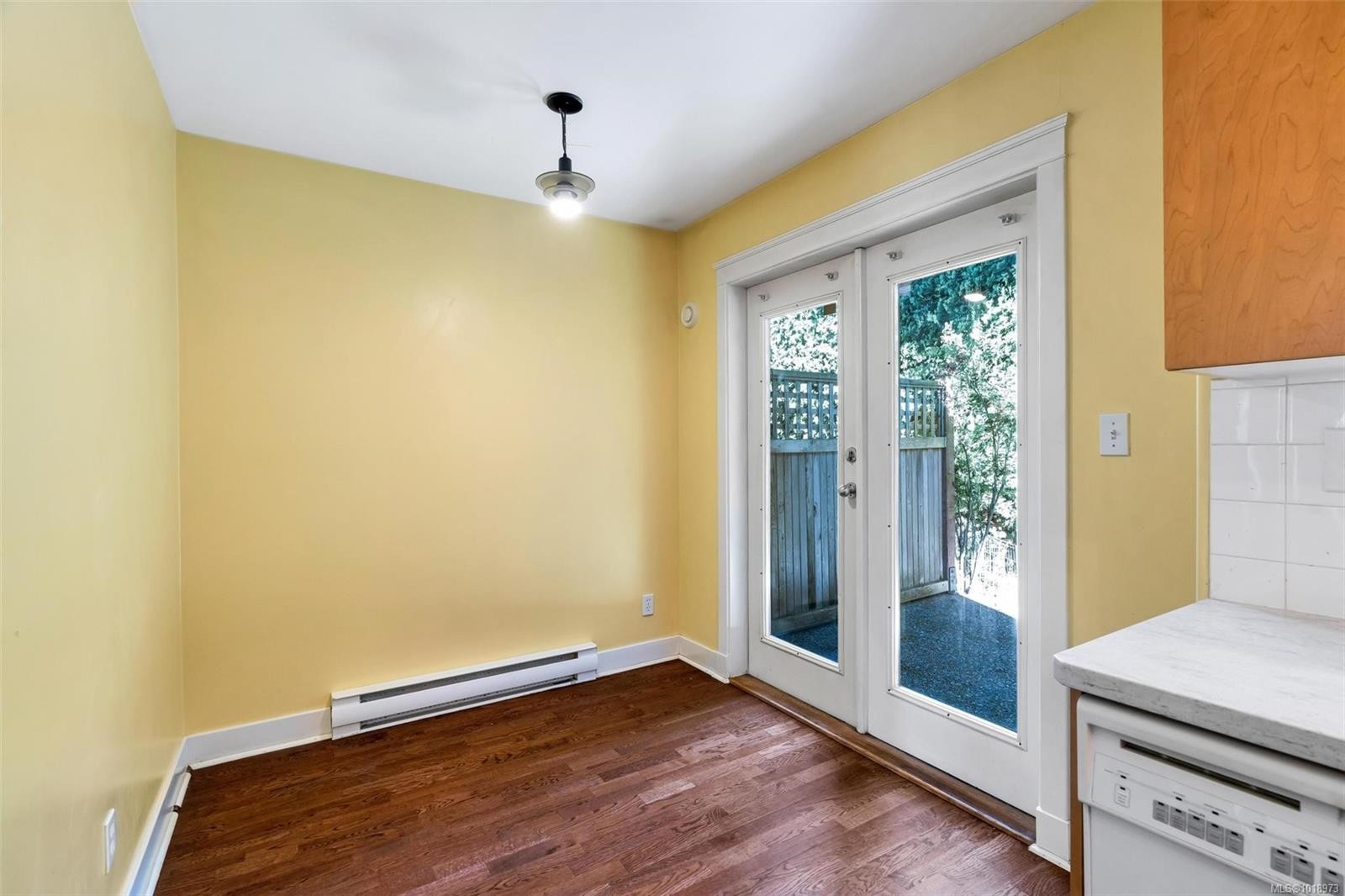 8-2633 Shelbourne St, Victoria, BC