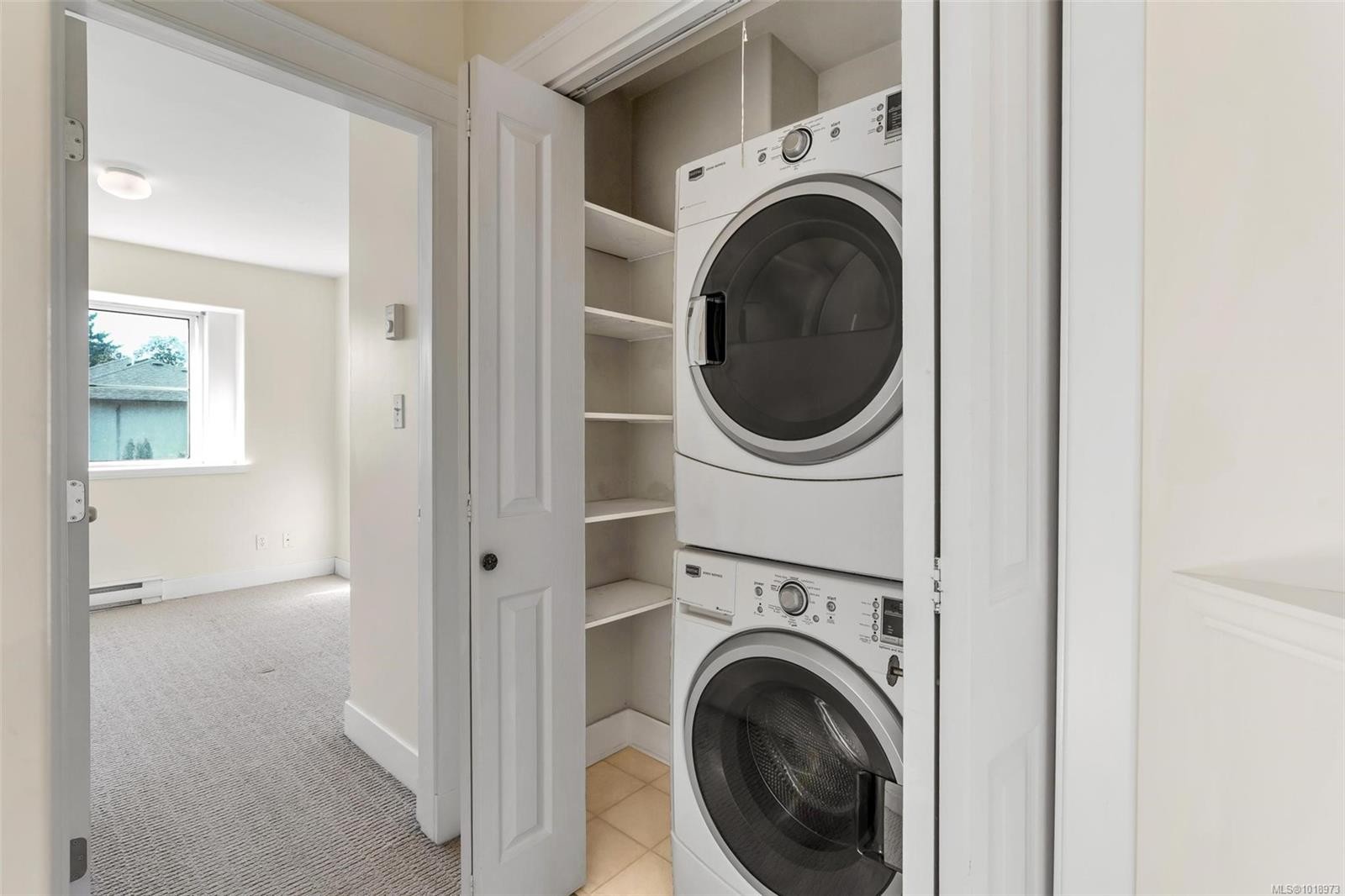 8-2633 Shelbourne St, Victoria, BC