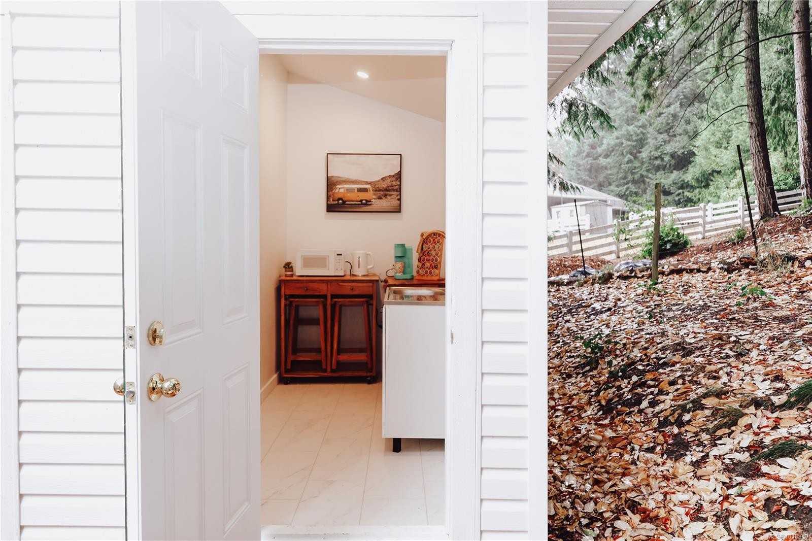 11255 Nitinat Rd, North Saanich, BC