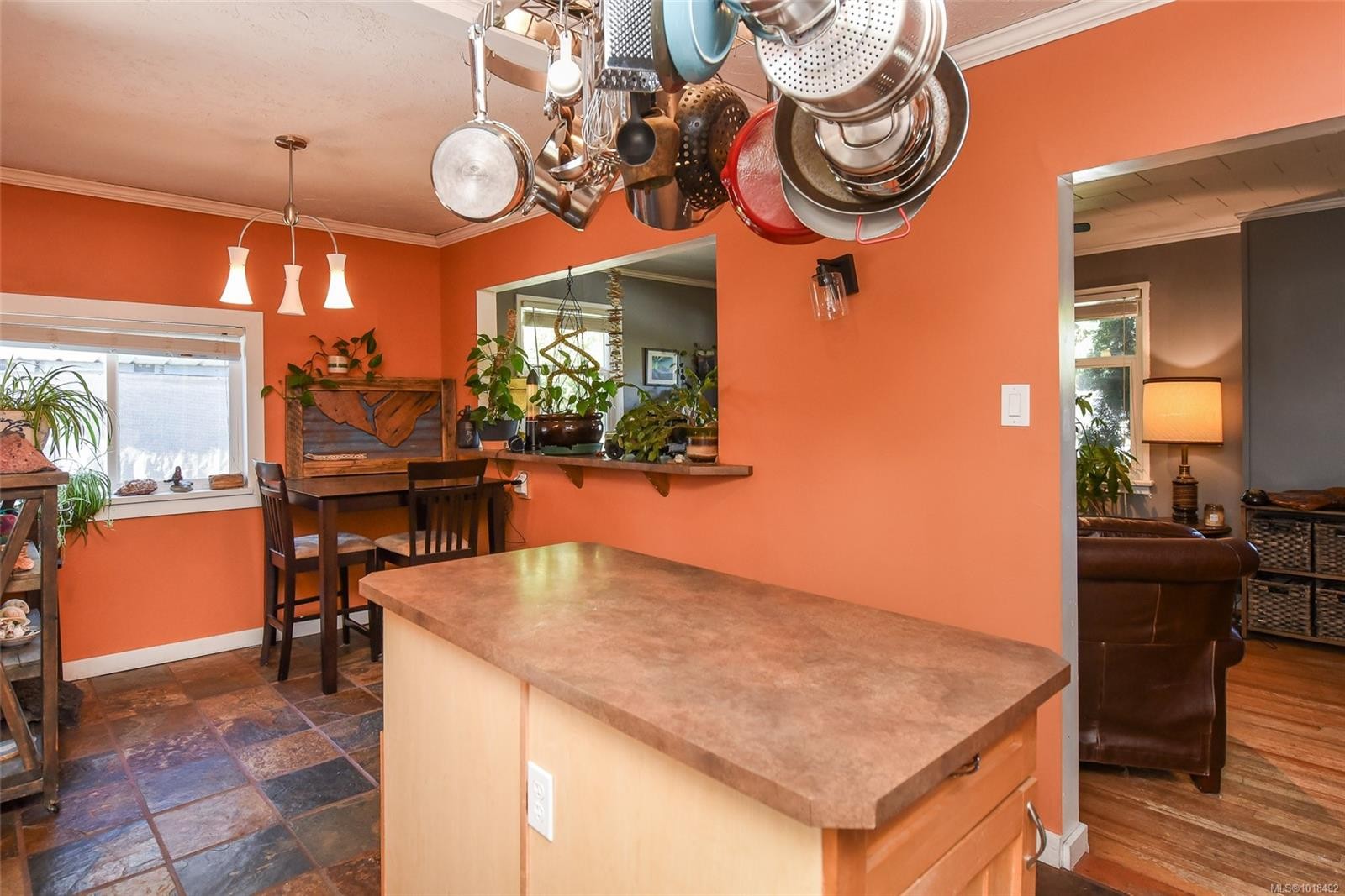 2767 Ulverston Ave, Cumberland, BC