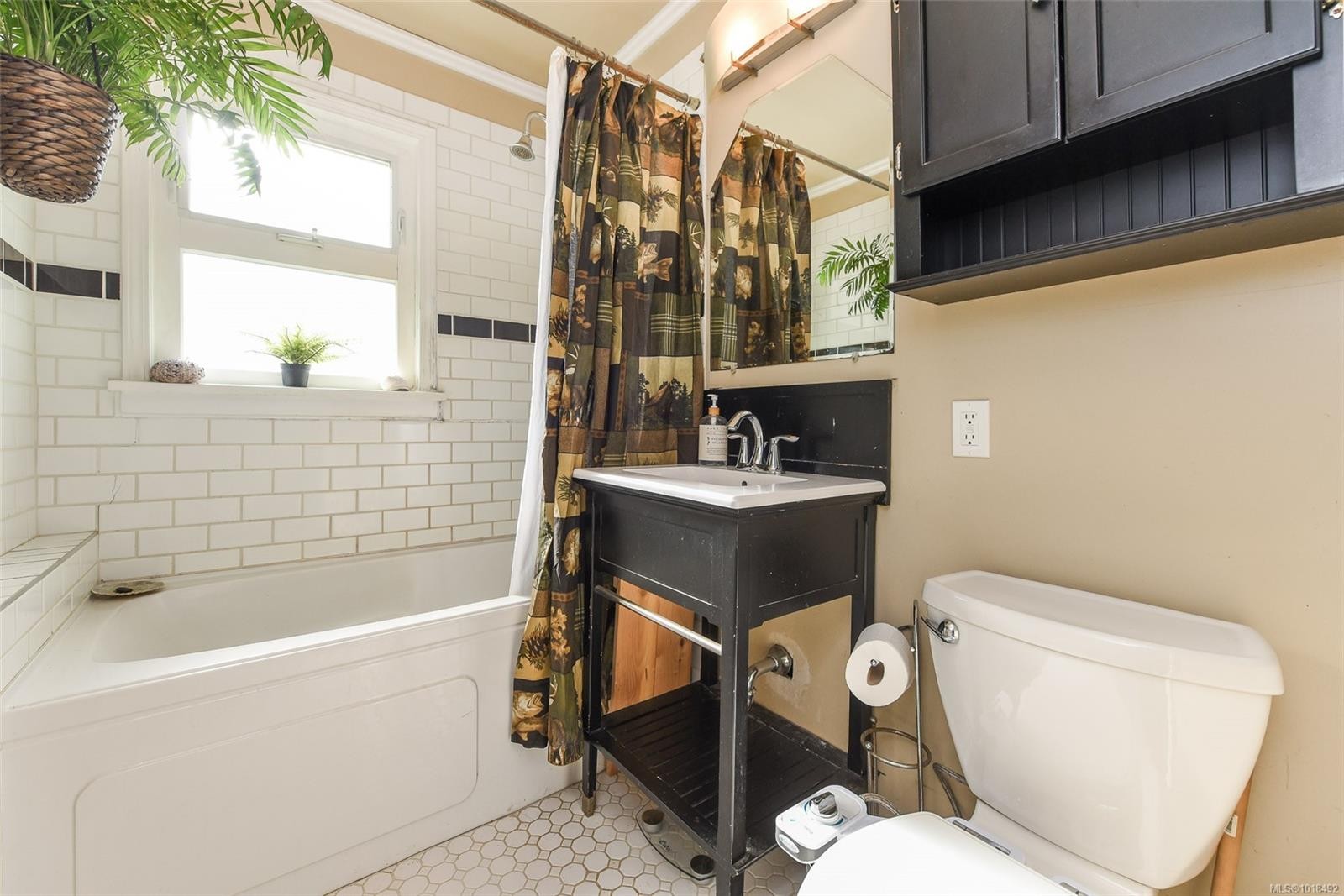 2767 Ulverston Ave, Cumberland, BC