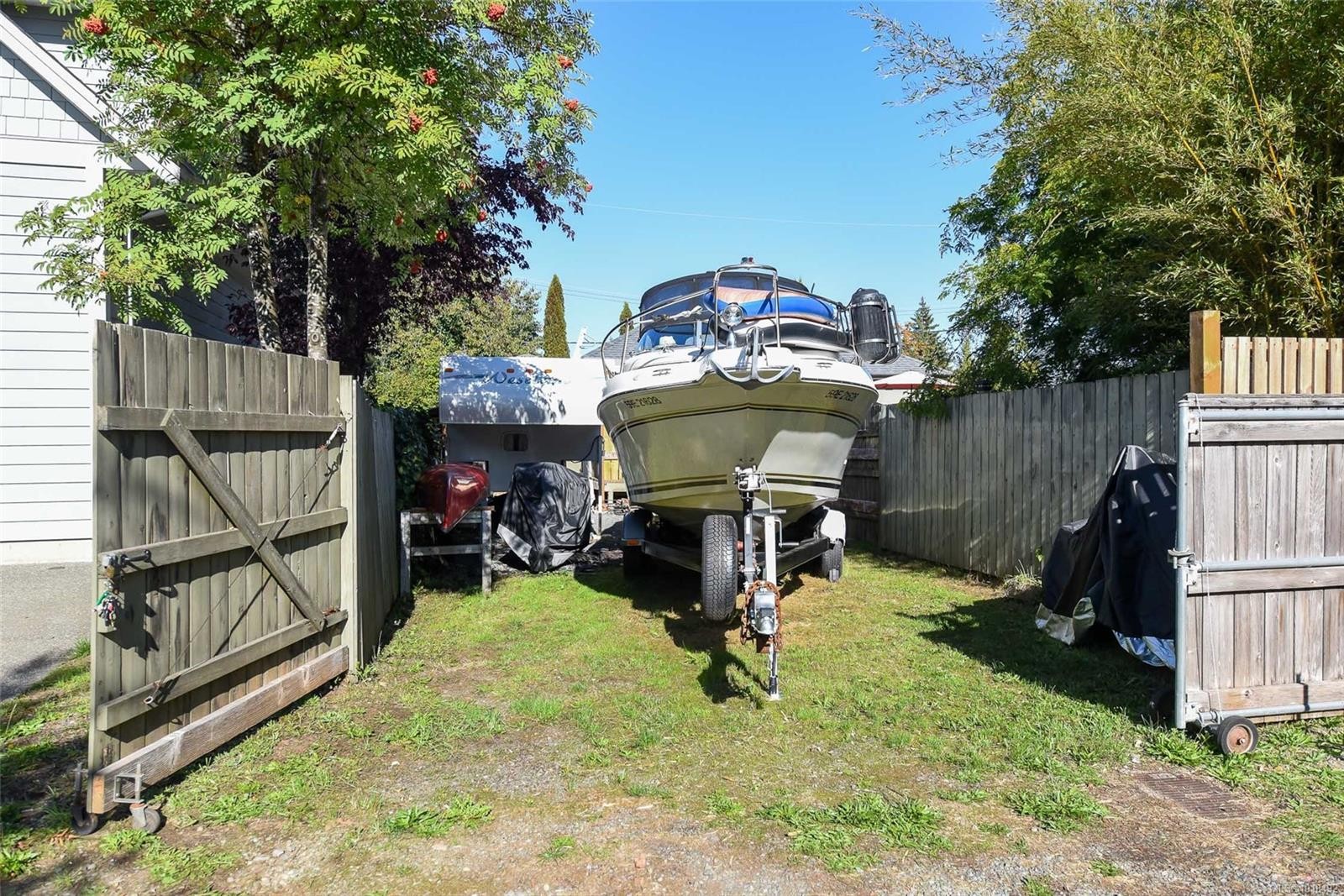 2767 Ulverston Ave, Cumberland, BC