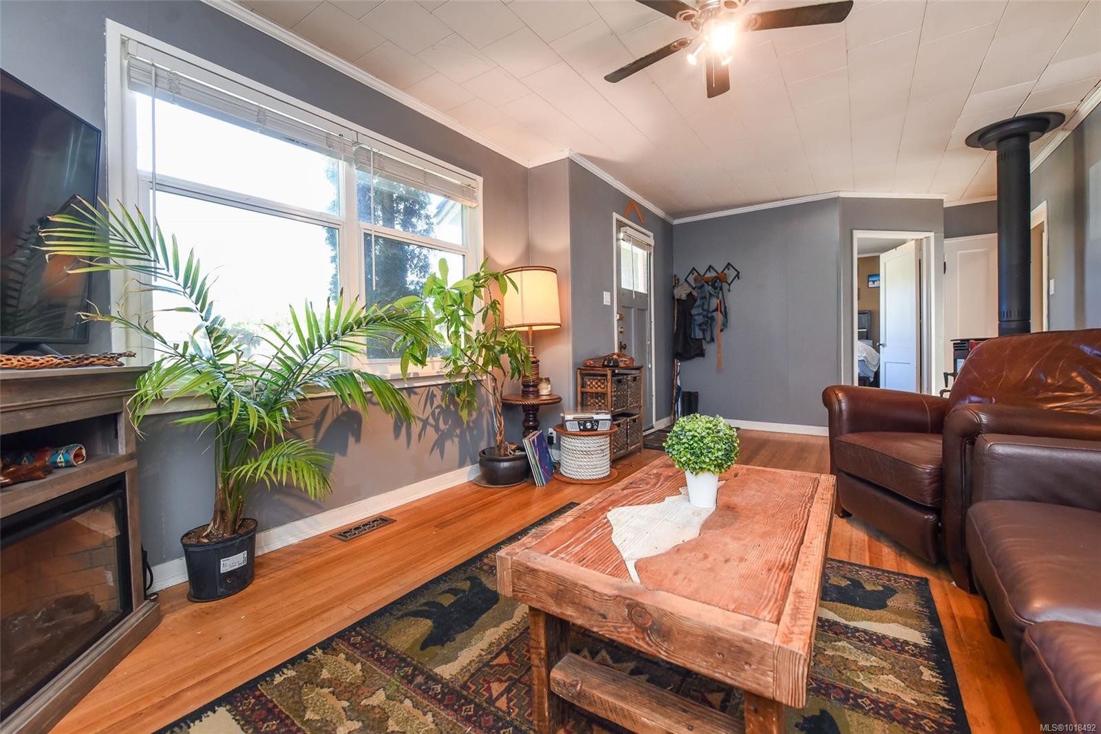 2767 Ulverston Ave, Cumberland, BC