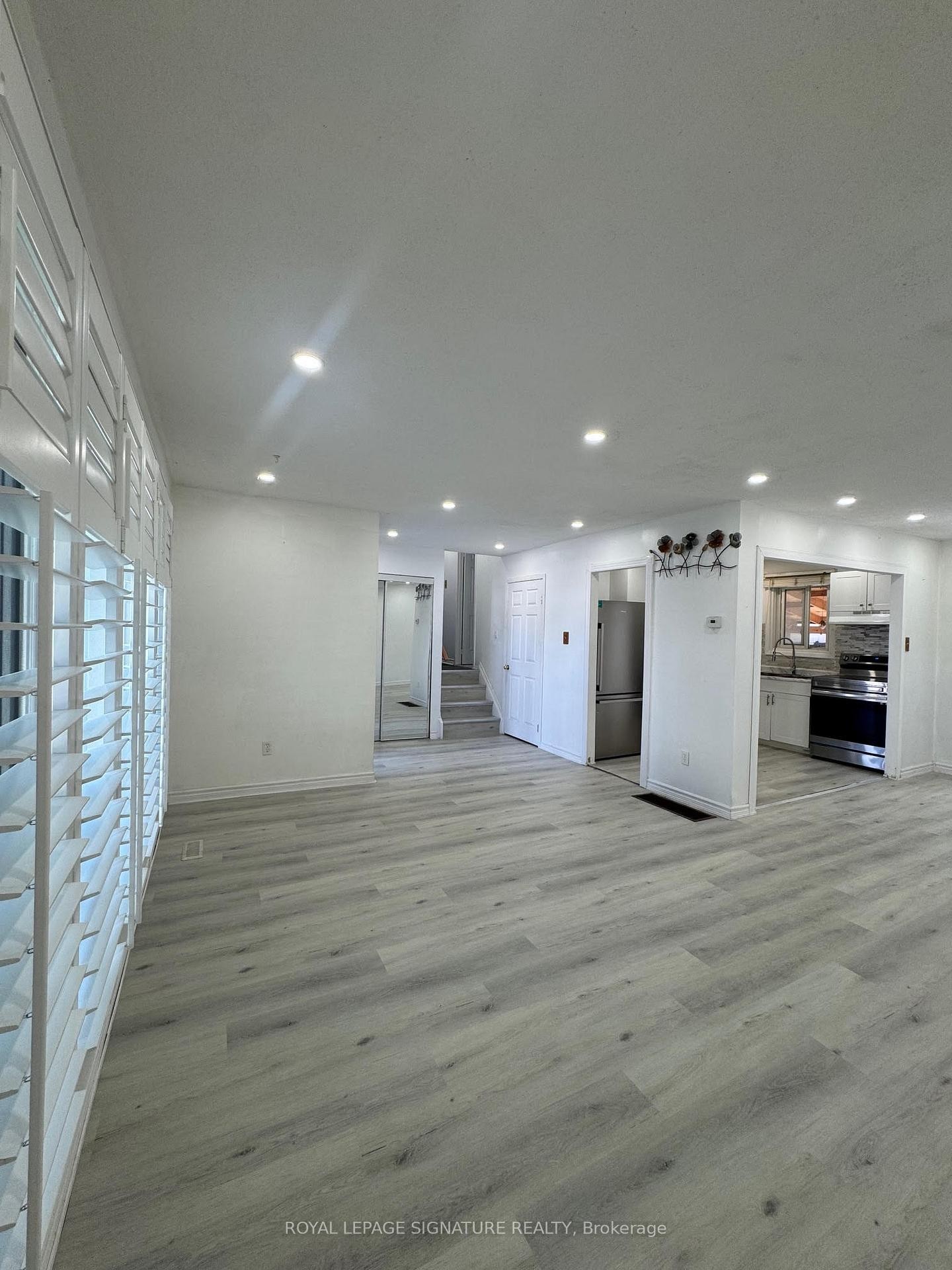 10 Heatherside Court, Brampton, ON - Indoor Photo Showing Other Room