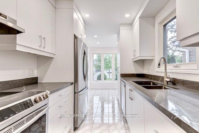 36 Denlow Drive, Brampton, ON - Indoor Photo Showing Kitchen With Double Sink