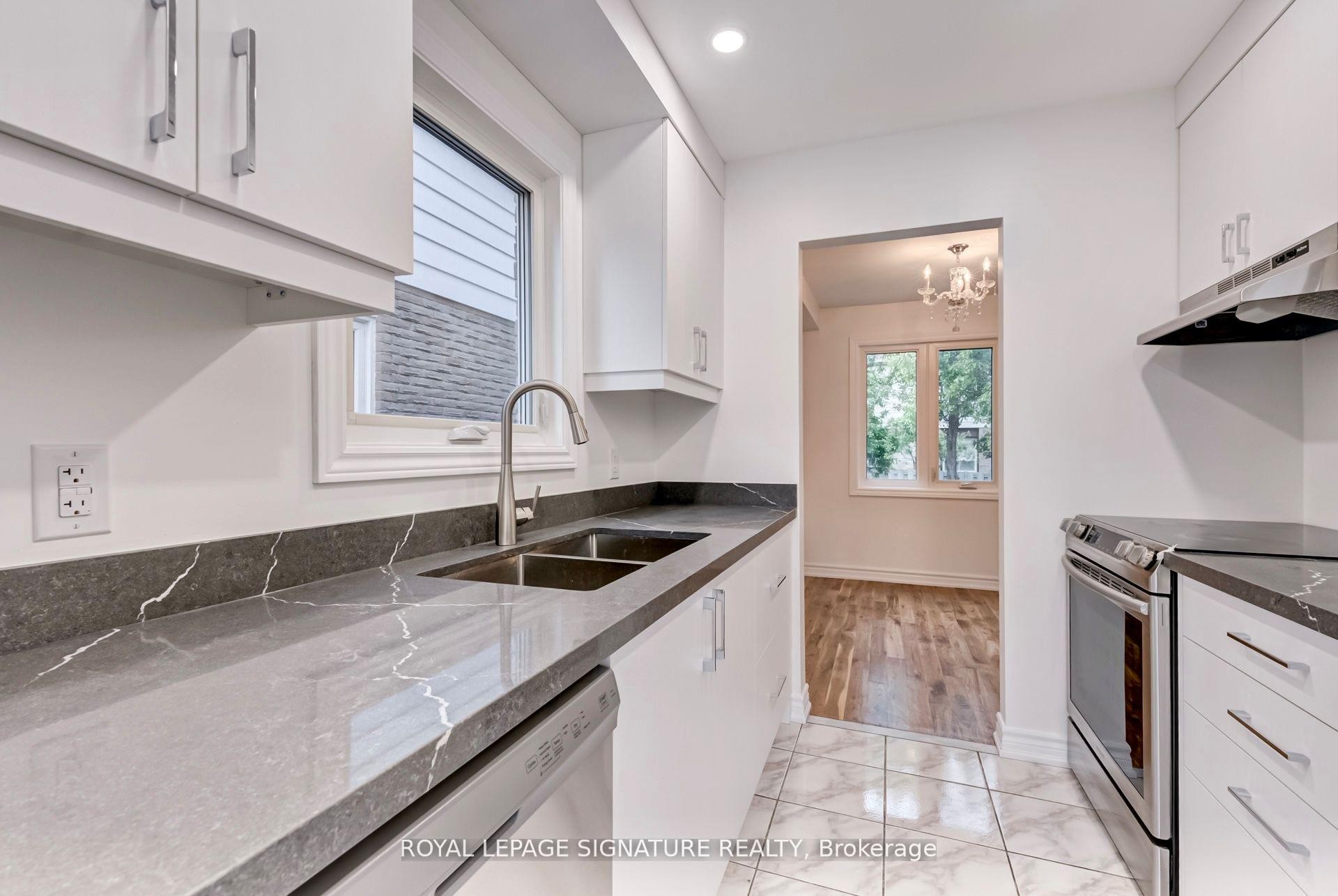 36 Denlow Drive, Brampton, ON - Indoor Photo Showing Kitchen With Double Sink