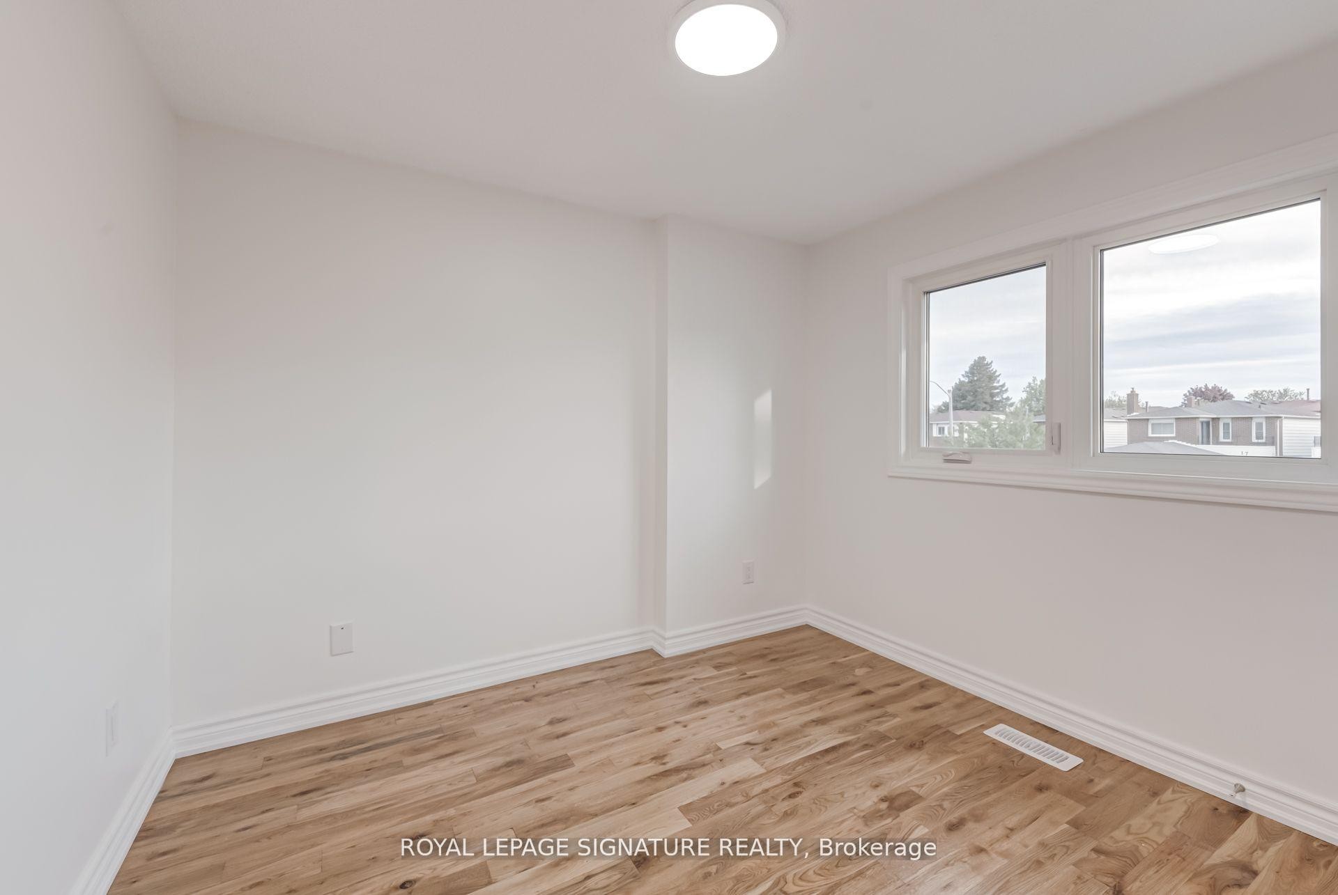 36 Denlow Drive, Brampton, ON - Indoor Photo Showing Other Room