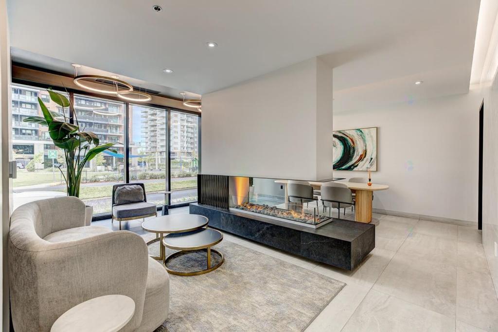 - 413-505 Rue De L'Escale, Brossard, QC - Indoor