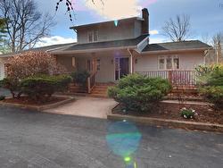 11 Willow Avenue Meadowvale, NS B0P 1R0