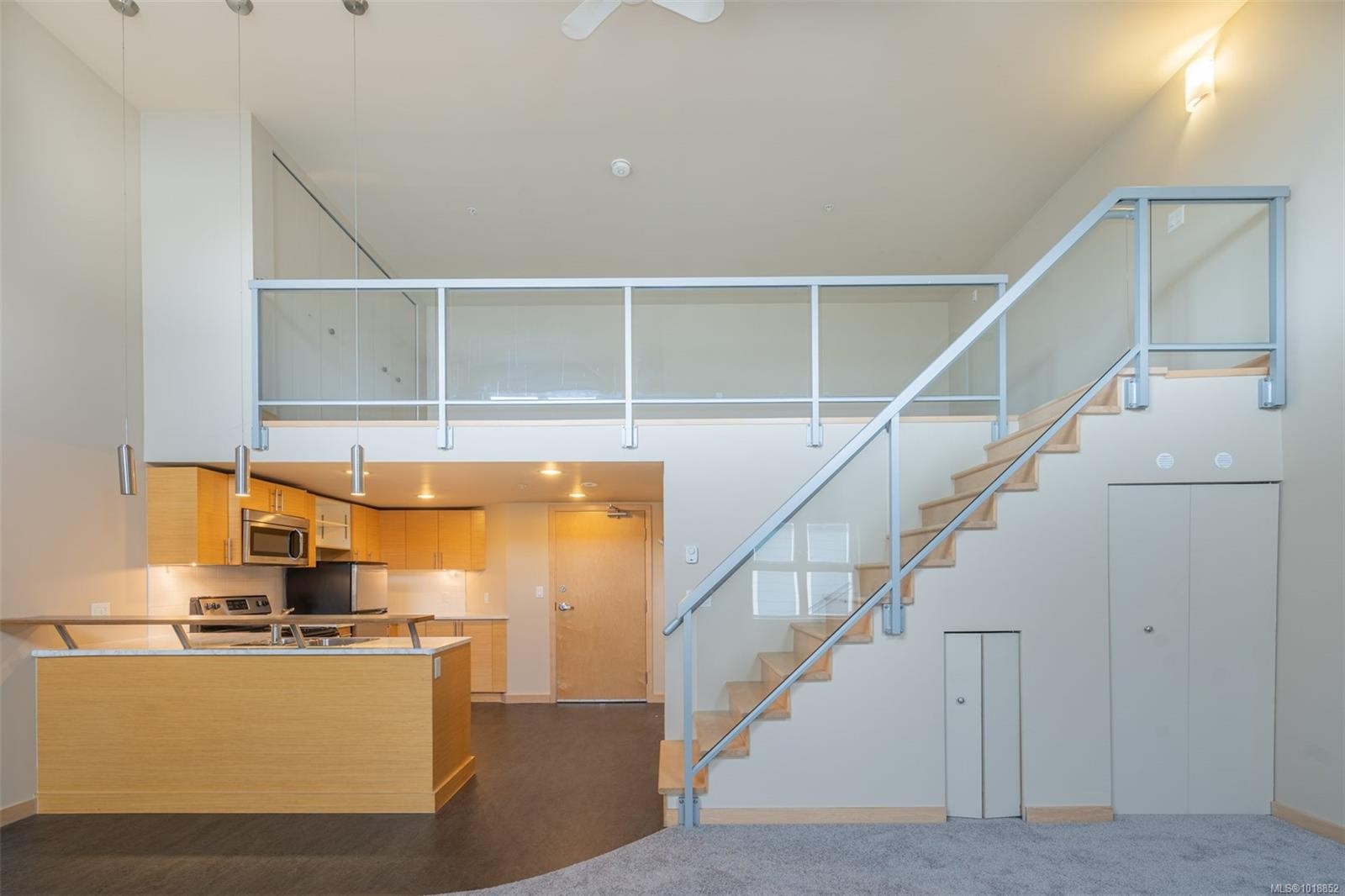 405-787 Tyee Rd, Victoria, BC - Indoor