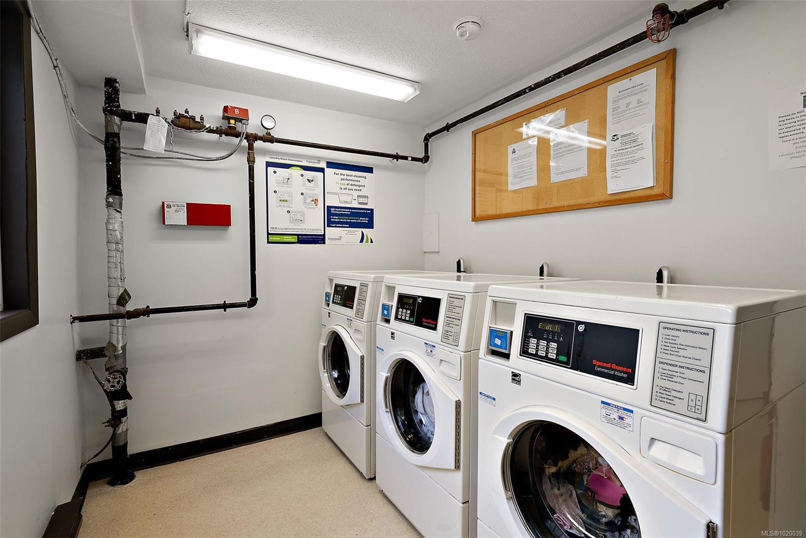 213-1991 Kaltasin Rd, Sooke, BC - Indoor Photo Showing Laundry Room