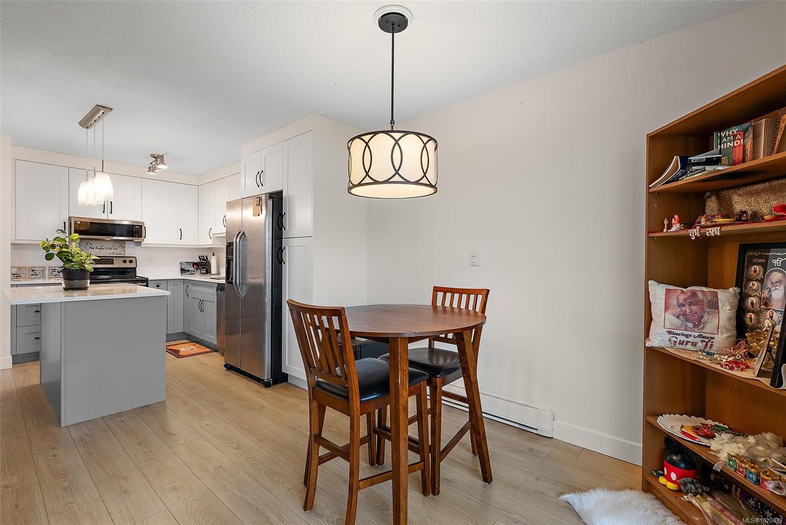 213-1991 Kaltasin Rd, Sooke, BC - Indoor