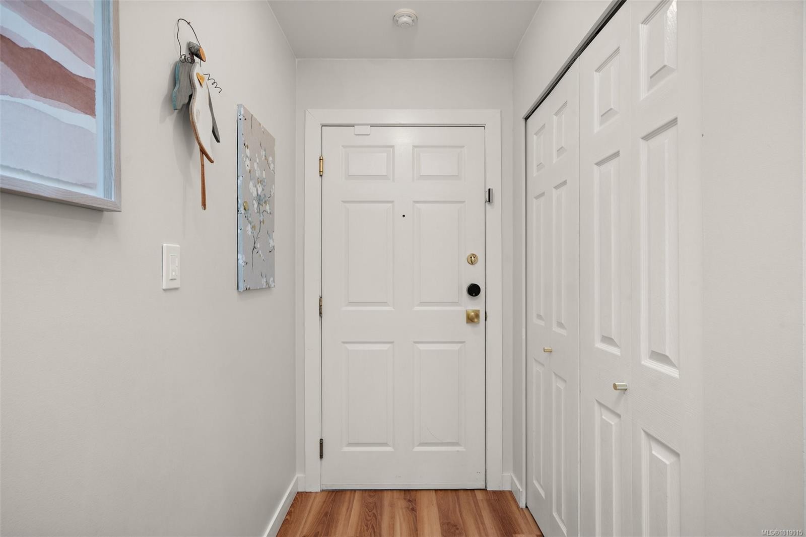 311-3010 Washington Ave, Victoria, BC - Indoor Photo Showing Other Room