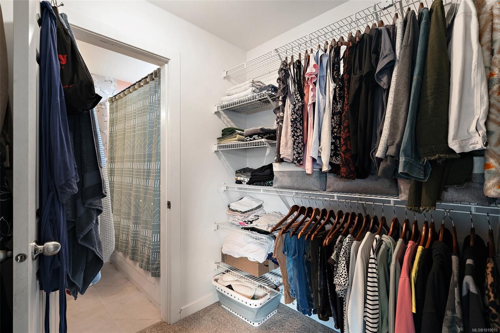 311-3010 Washington Ave, Victoria, BC - Indoor With Storage