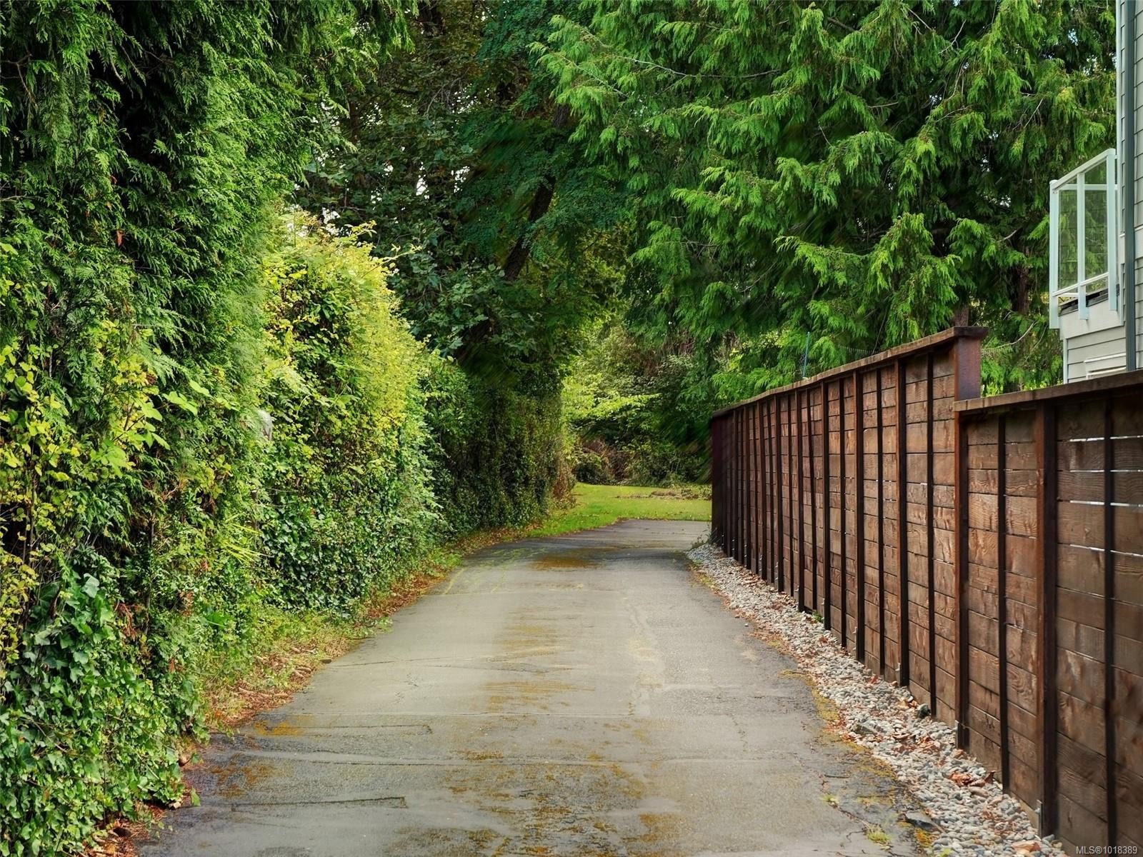 1575 Mileva Lane, Saanich, BC