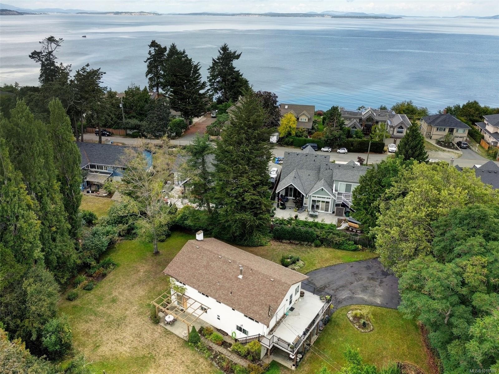 1575 Mileva Lane, Saanich, BC