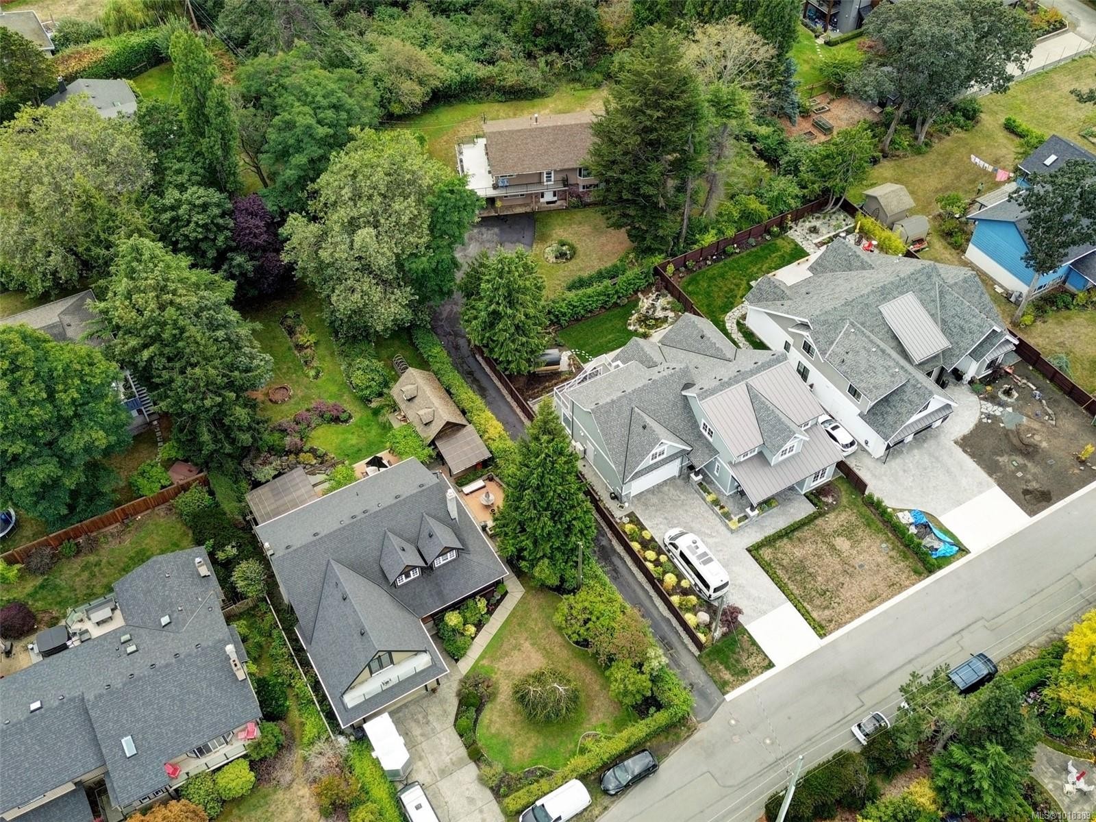 1575 Mileva Lane, Saanich, BC