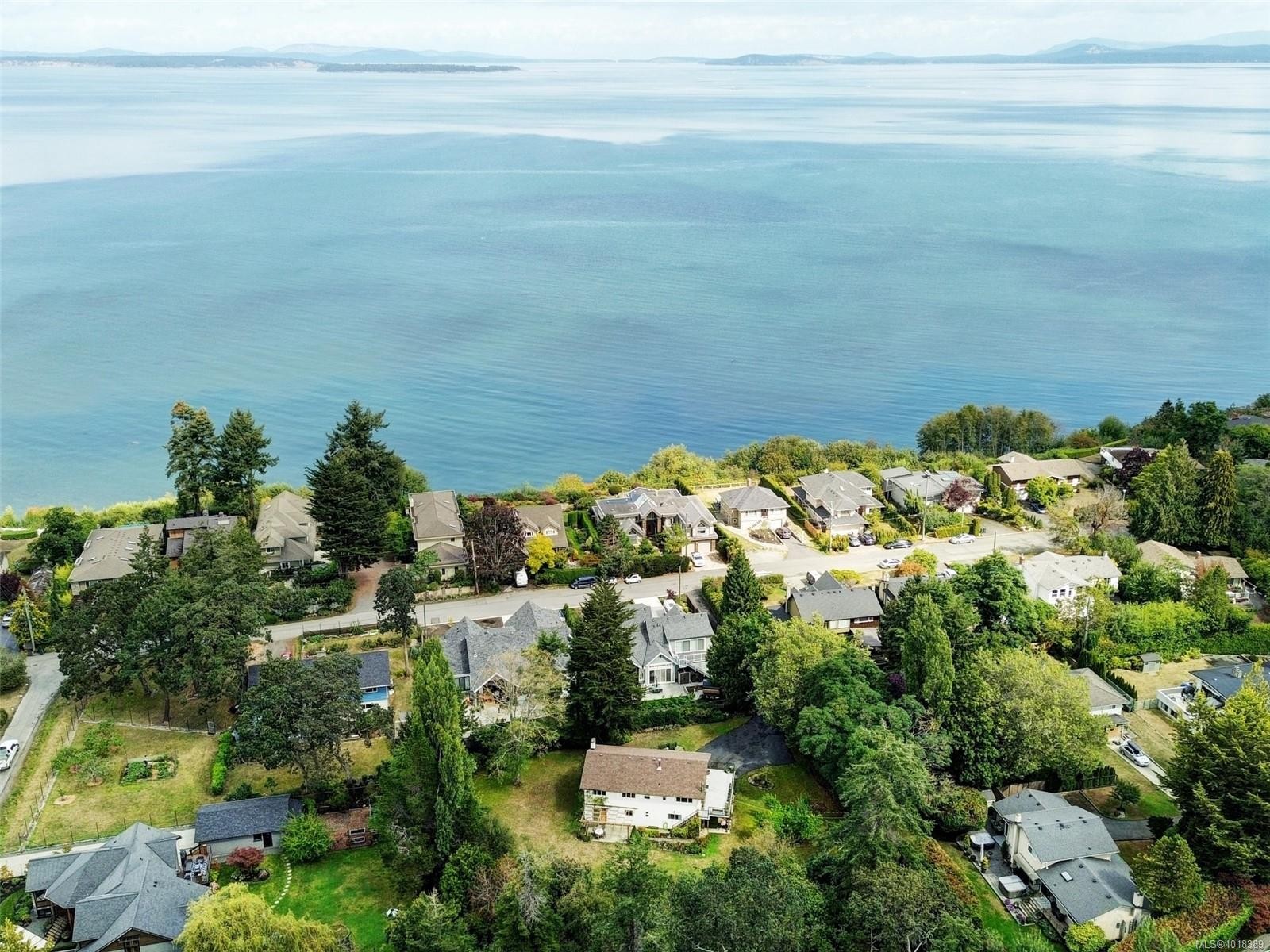 1575 Mileva Lane, Saanich, BC