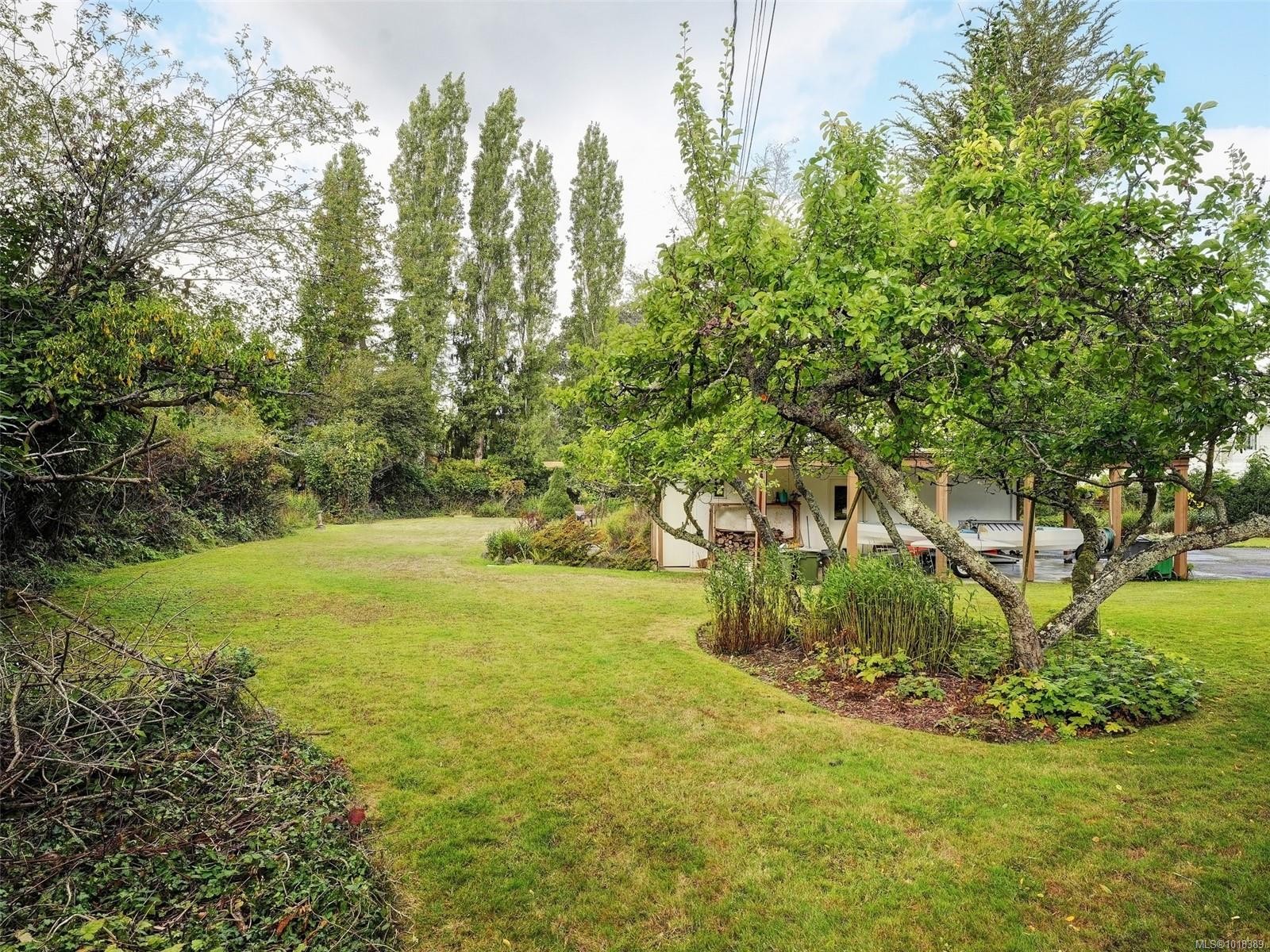 1575 Mileva Lane, Saanich, BC