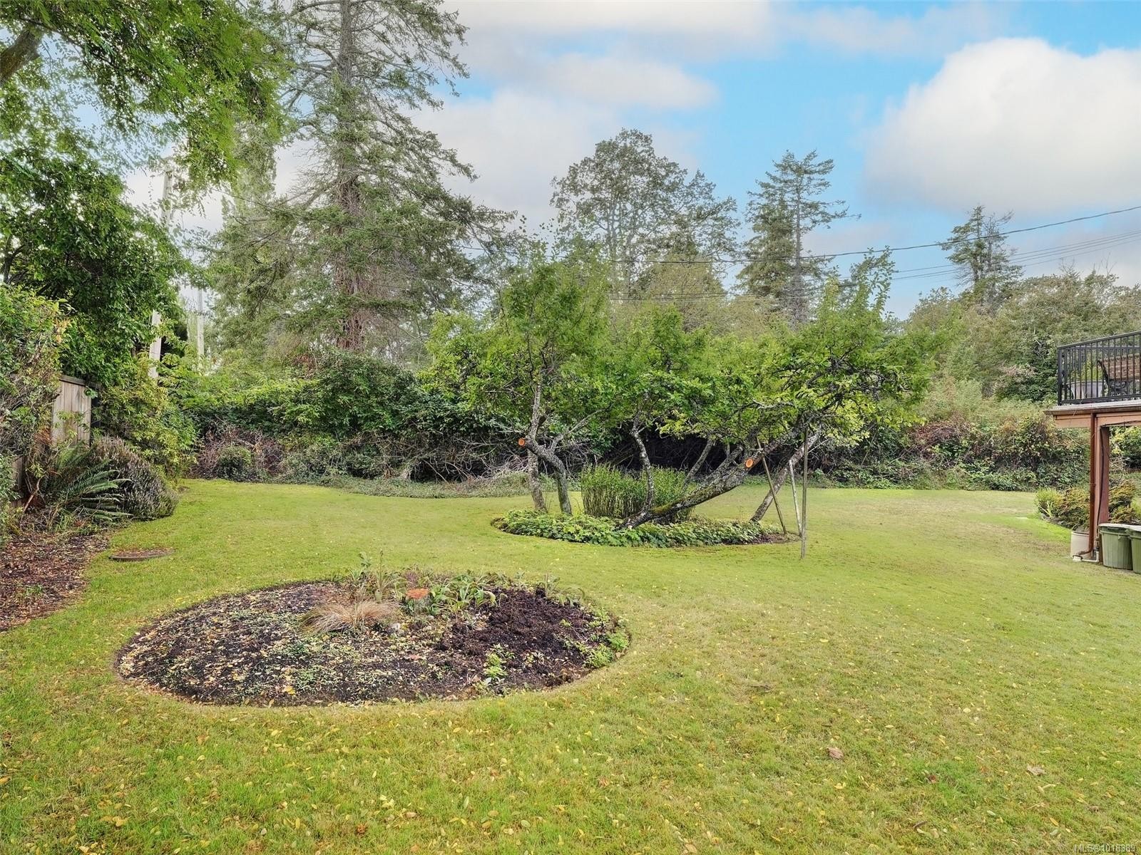 1575 Mileva Lane, Saanich, BC