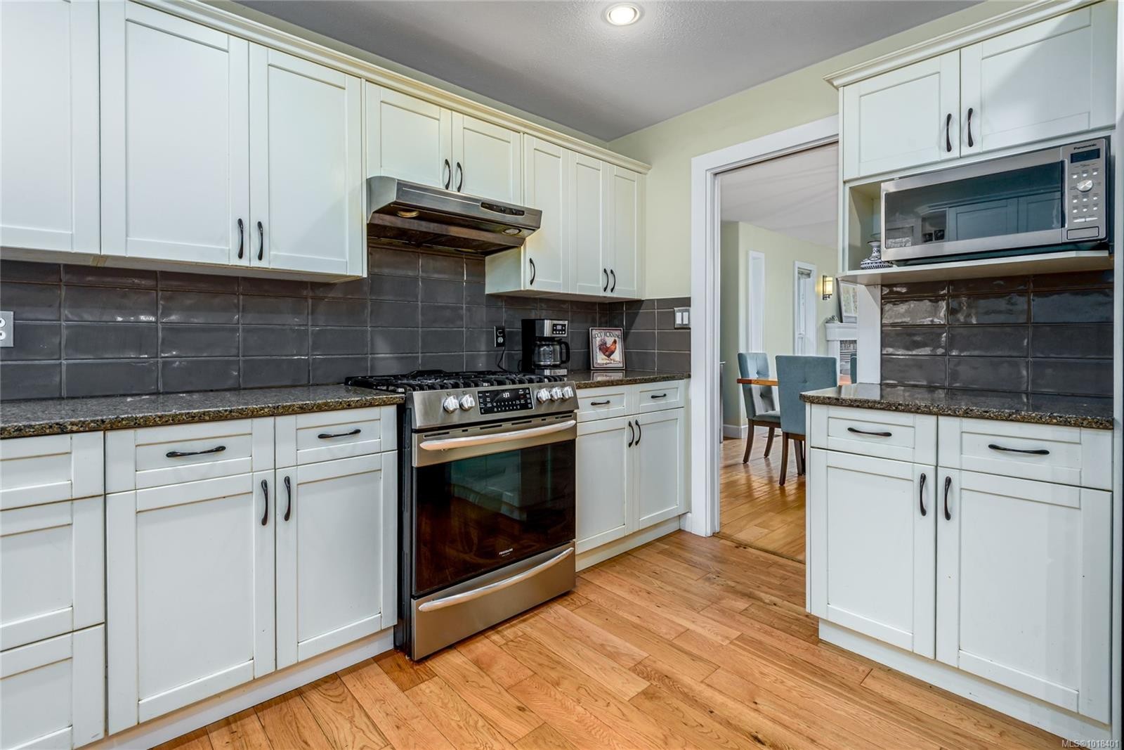 1230 Glen Urquhart Dr, Courtenay, BC