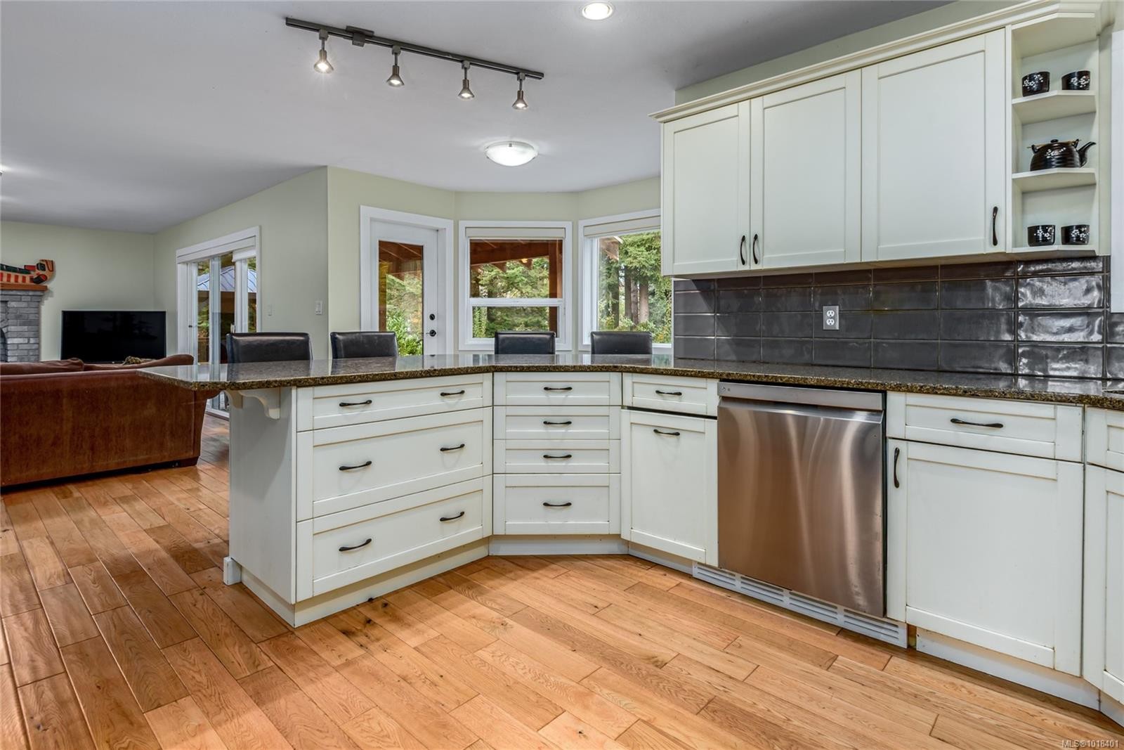 1230 Glen Urquhart Dr, Courtenay, BC