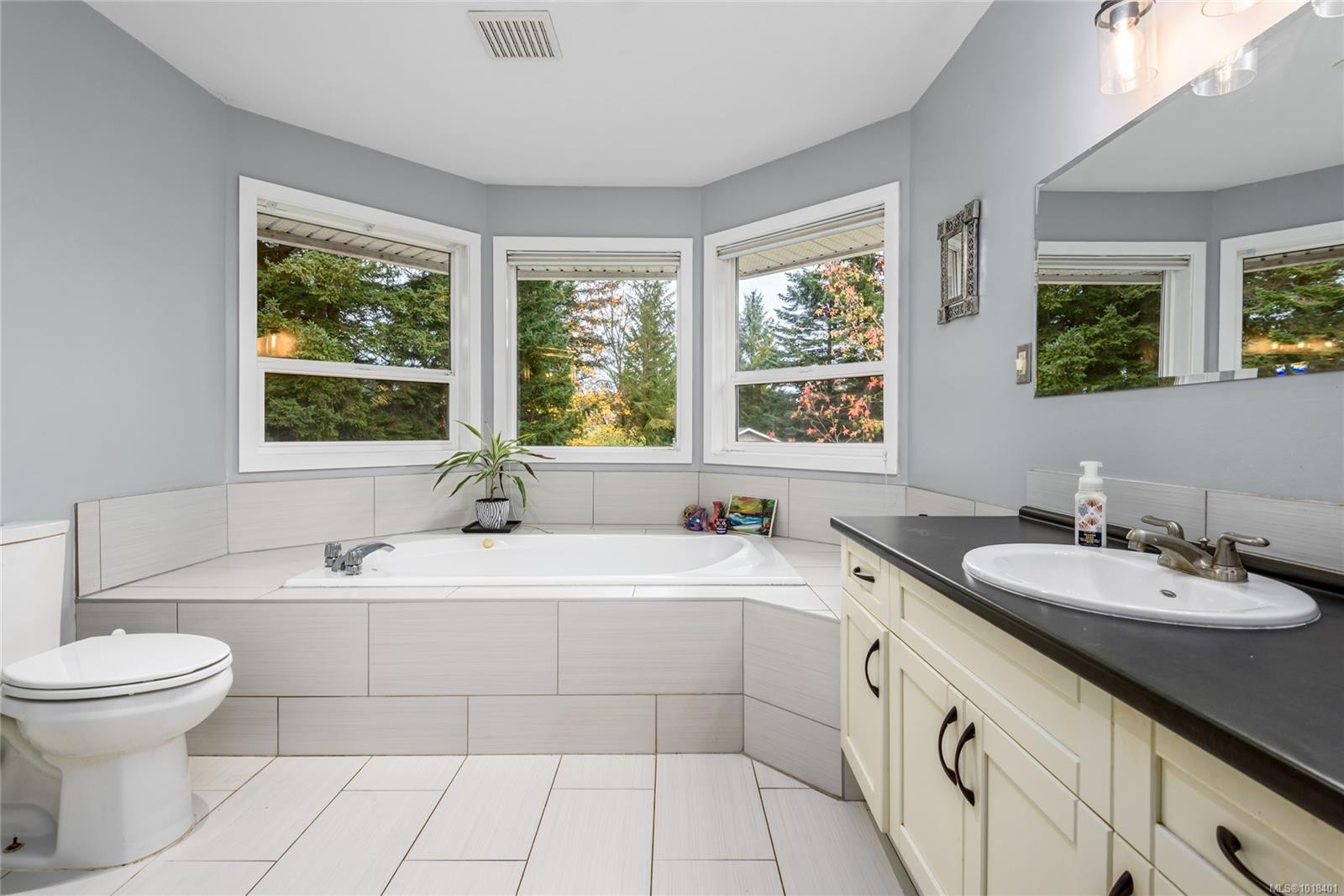 1230 Glen Urquhart Dr, Courtenay, BC