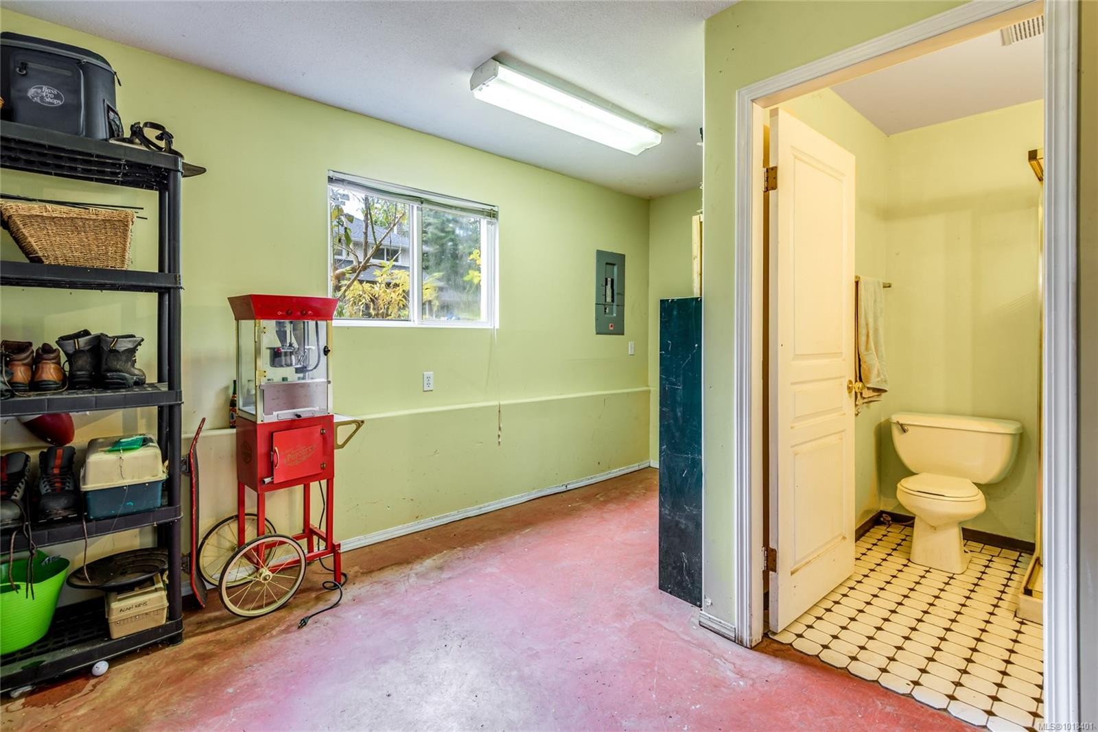 1230 Glen Urquhart Dr, Courtenay, BC