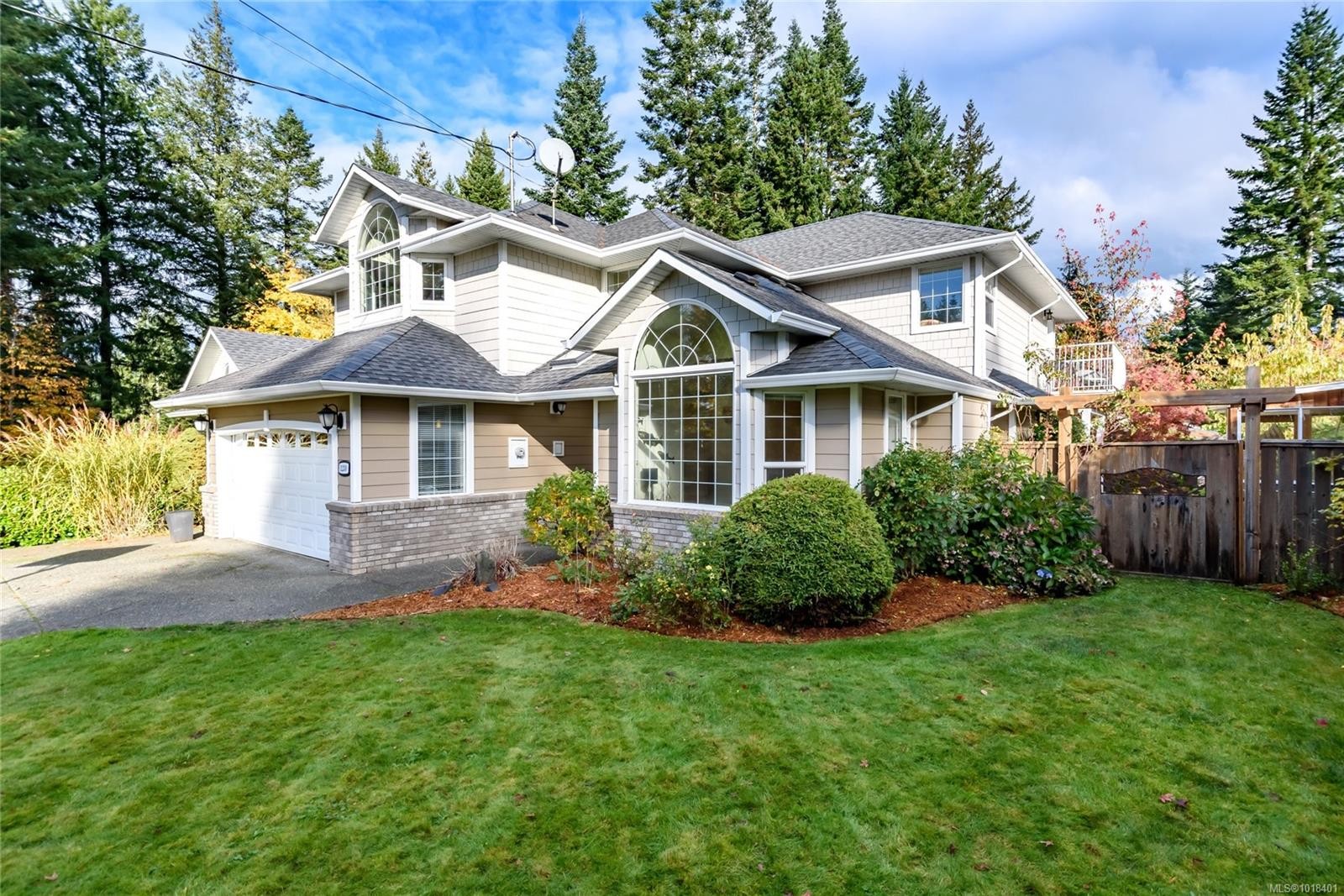 1230 Glen Urquhart Dr, Courtenay, BC