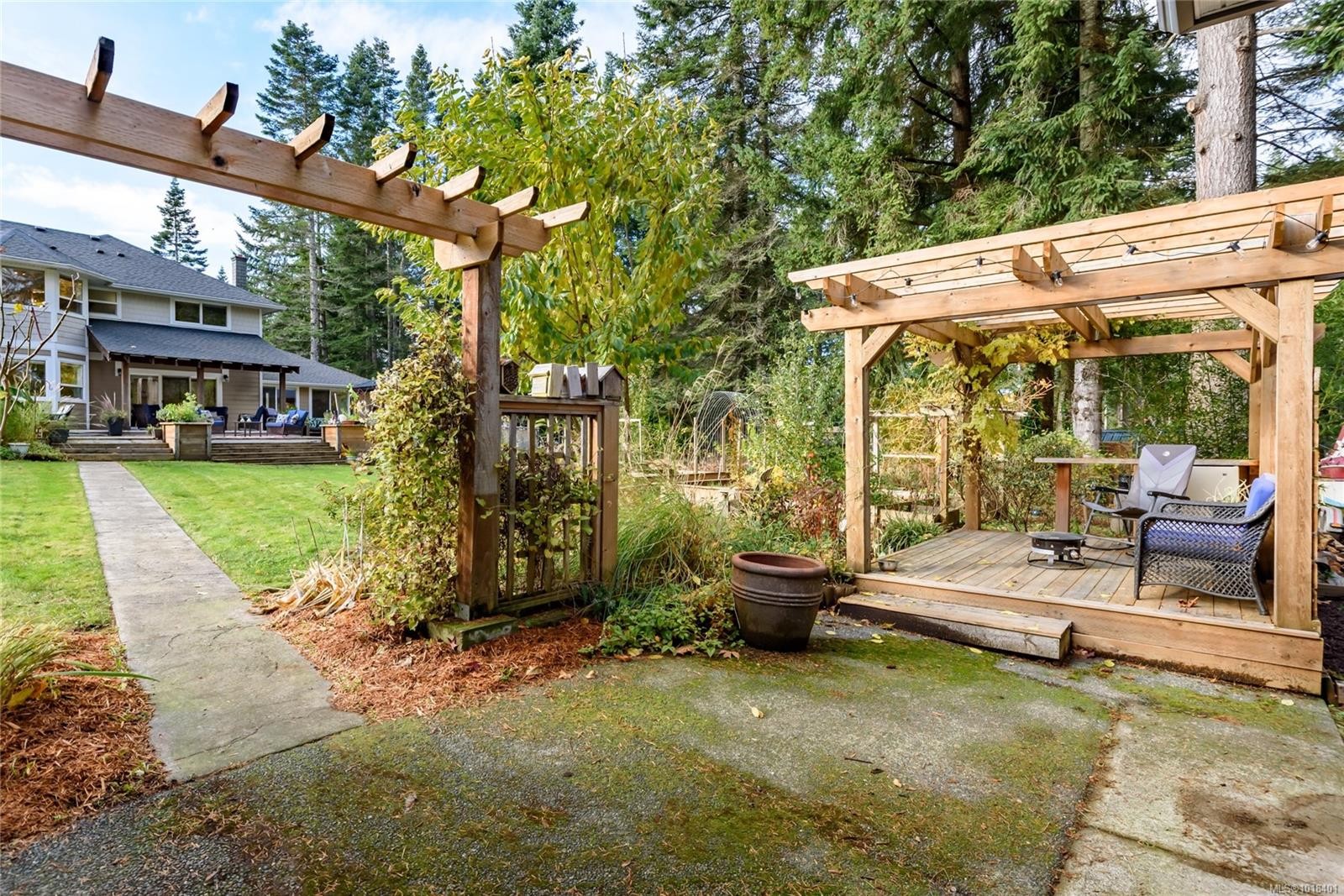 1230 Glen Urquhart Dr, Courtenay, BC