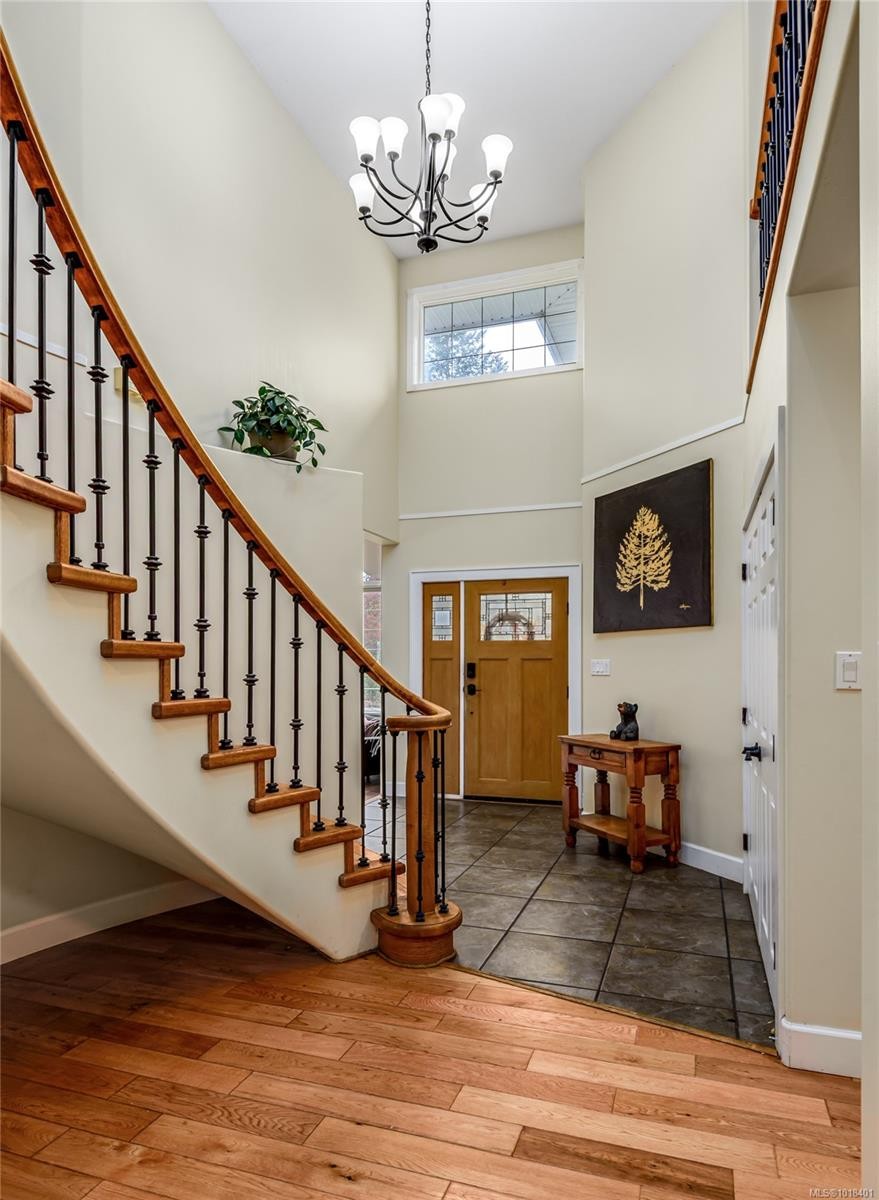 1230 Glen Urquhart Dr, Courtenay, BC