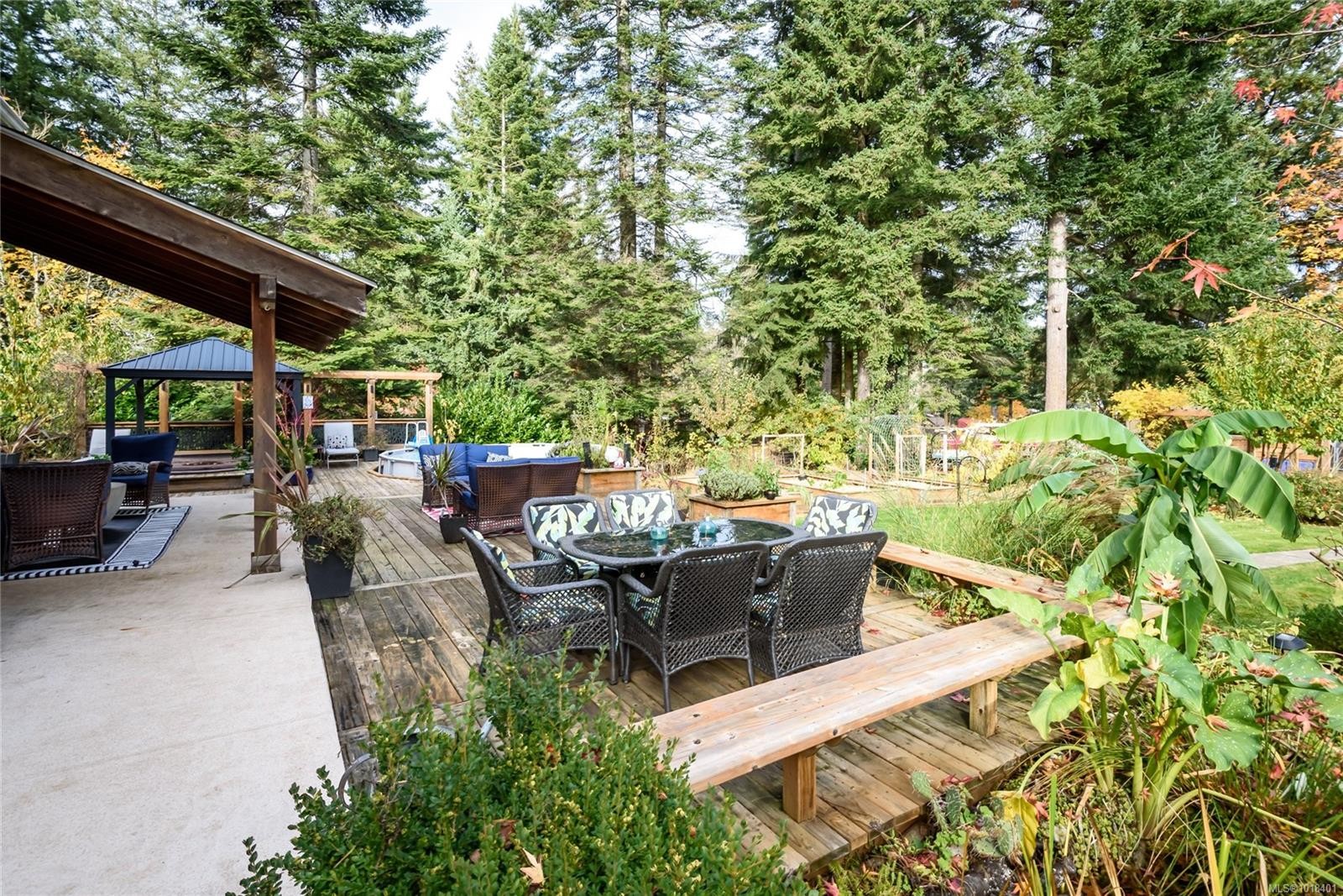 1230 Glen Urquhart Dr, Courtenay, BC