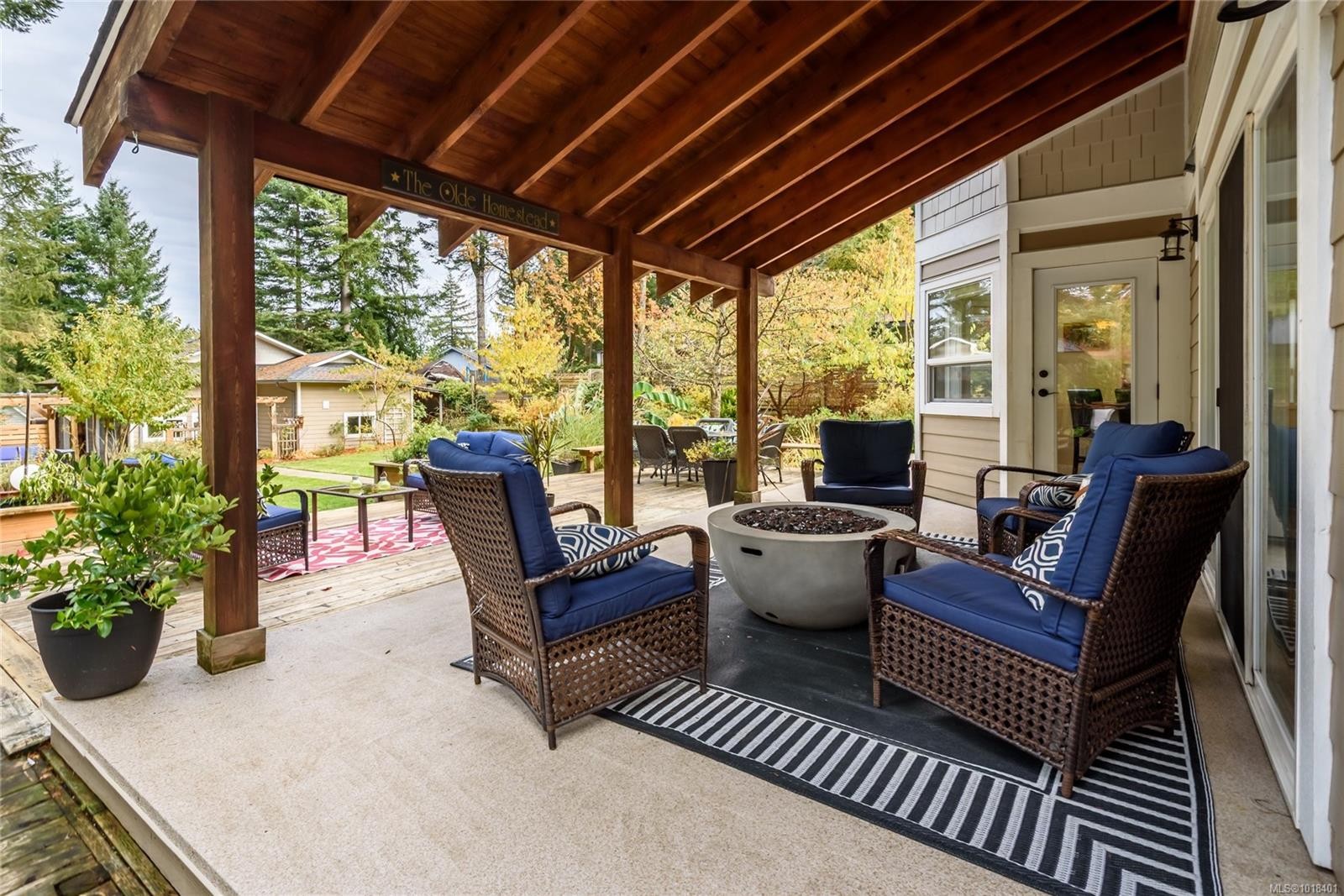 1230 Glen Urquhart Dr, Courtenay, BC