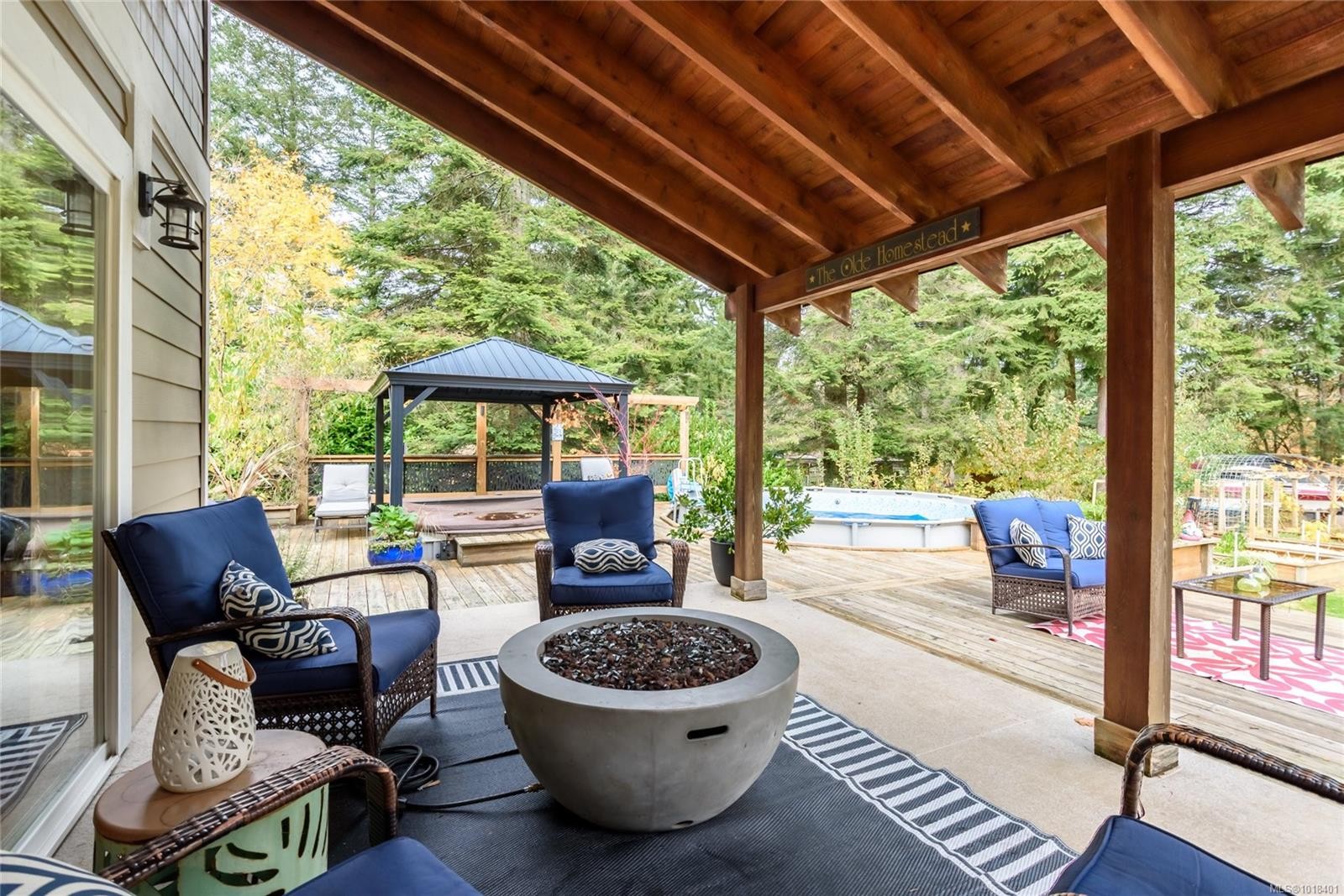 1230 Glen Urquhart Dr, Courtenay, BC