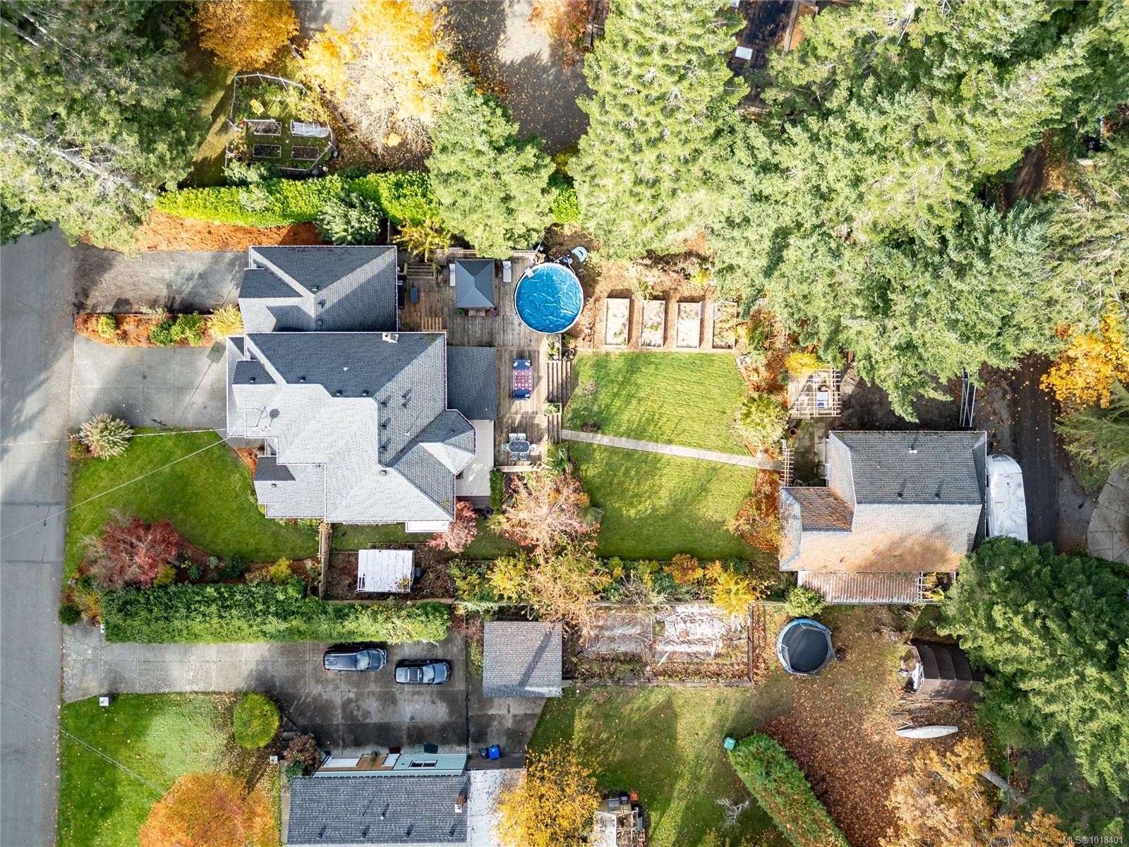 1230 Glen Urquhart Dr, Courtenay, BC