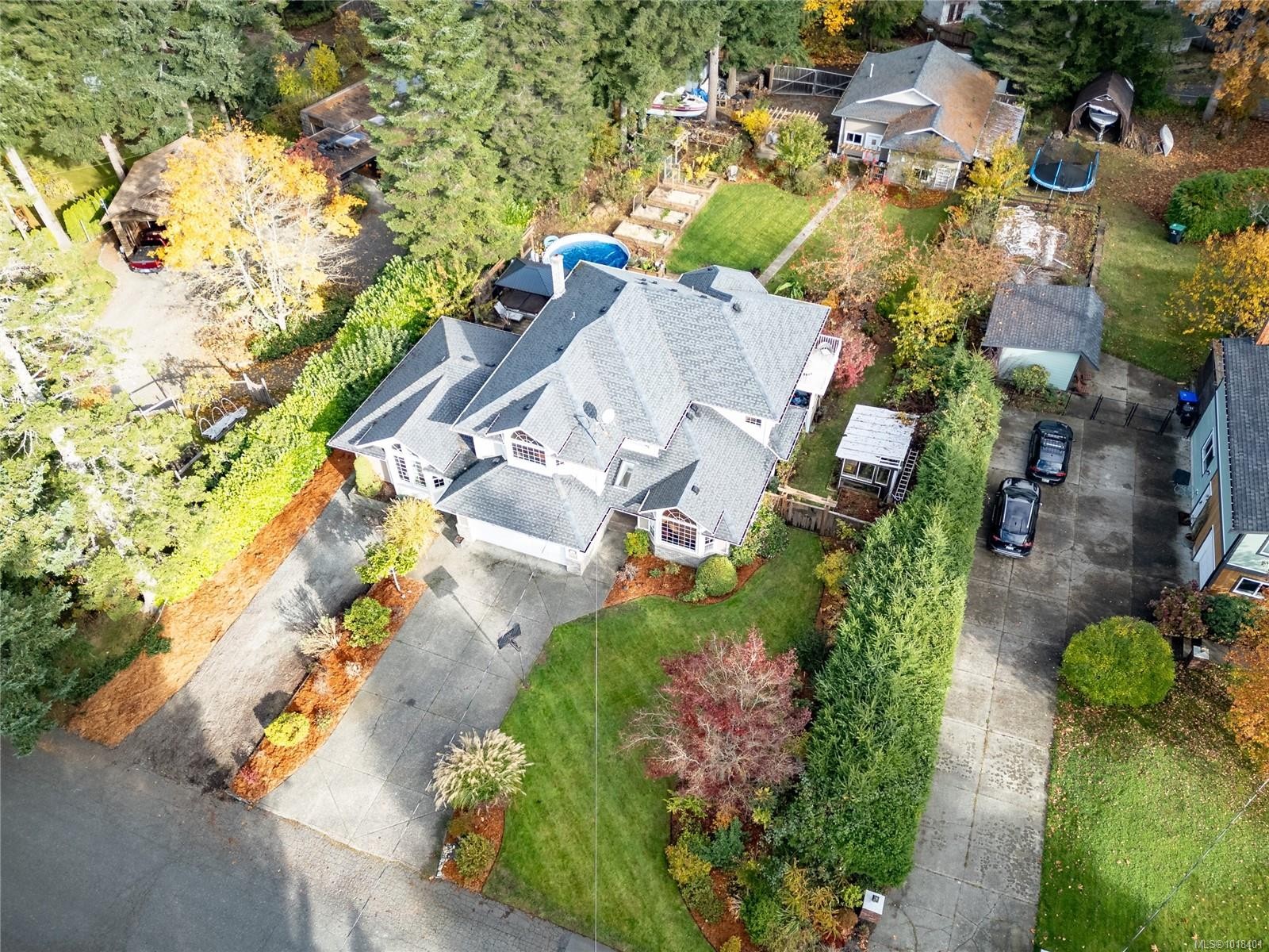 1230 Glen Urquhart Dr, Courtenay, BC