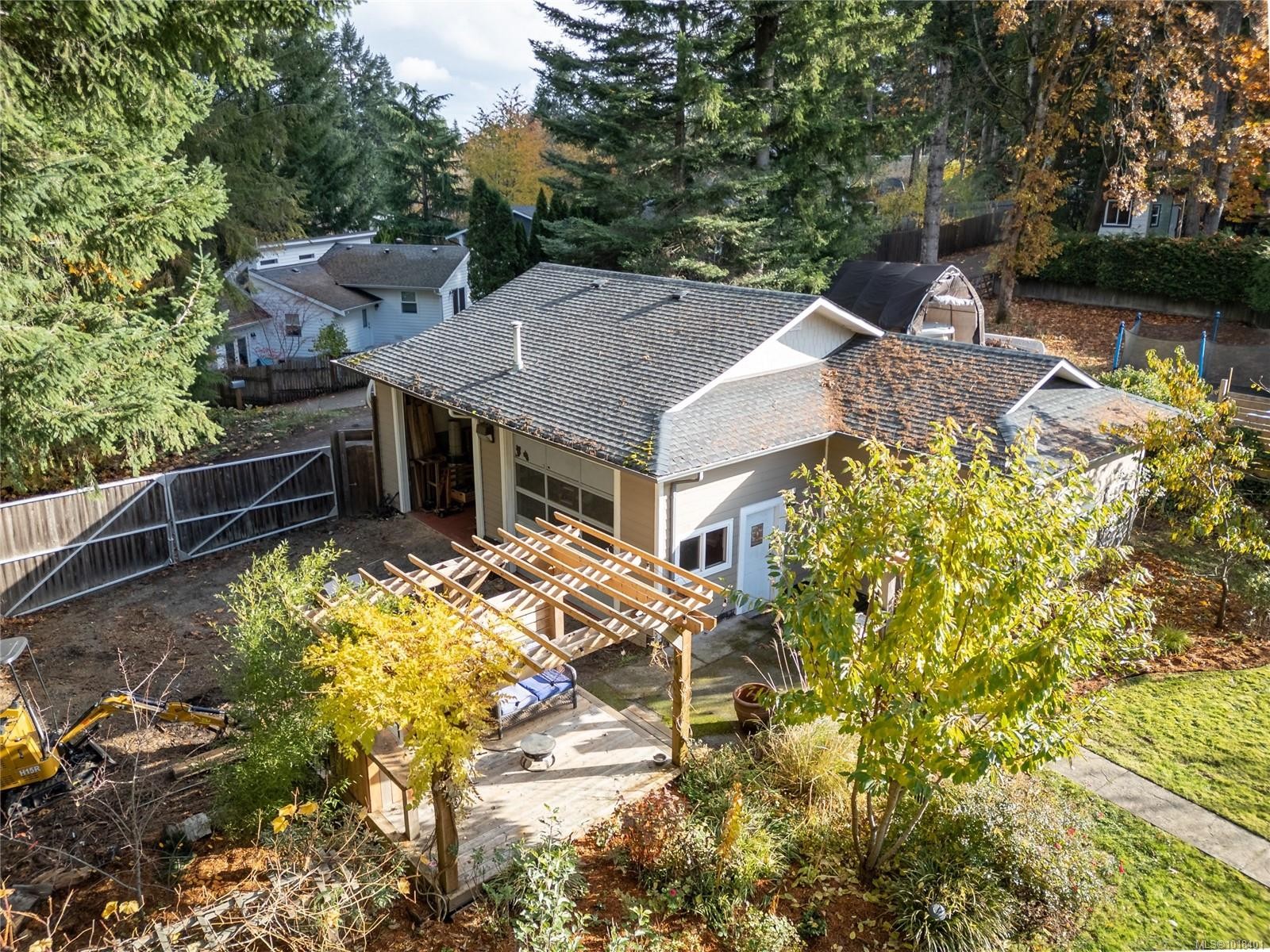 1230 Glen Urquhart Dr, Courtenay, BC