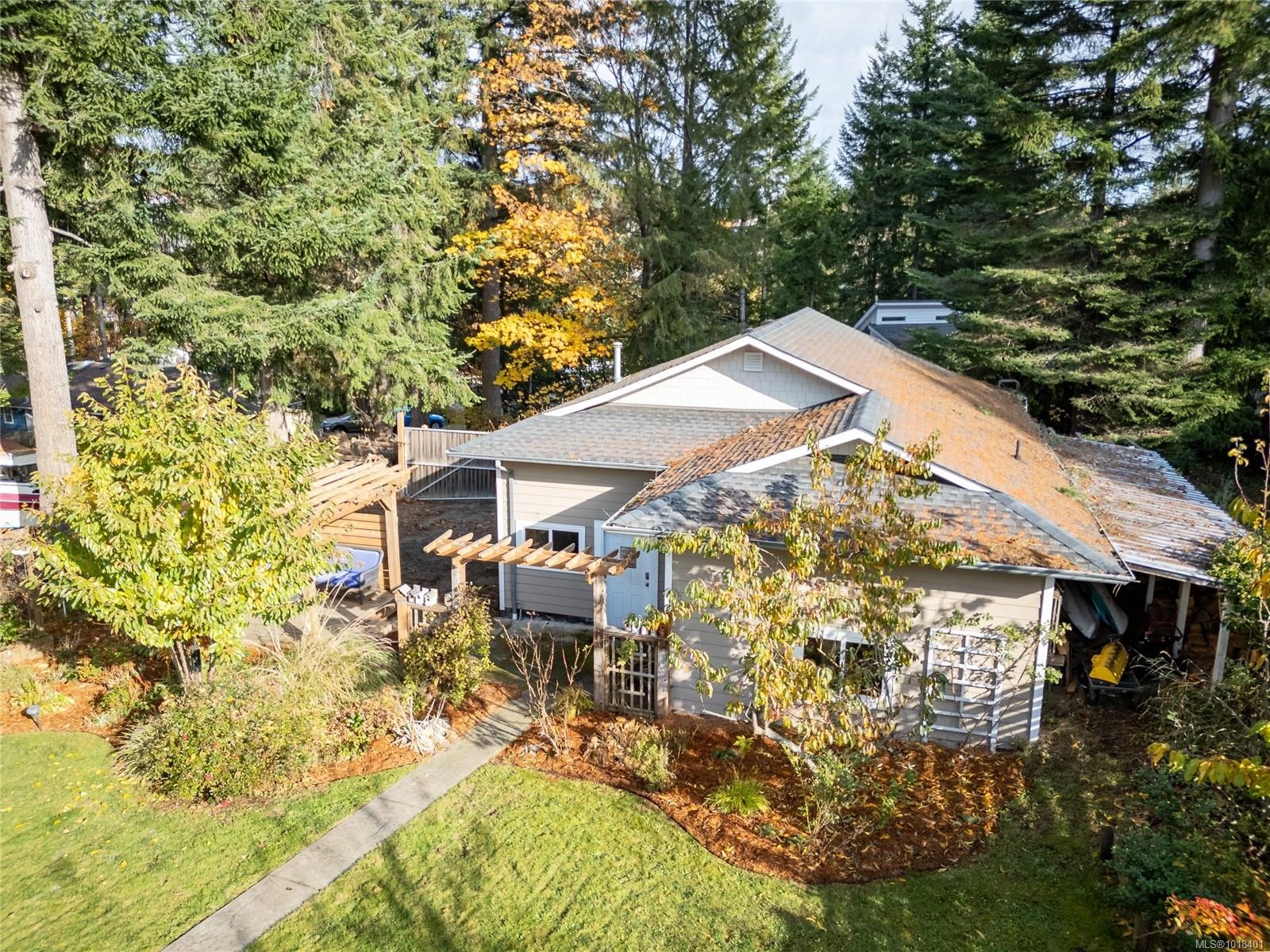 1230 Glen Urquhart Dr, Courtenay, BC