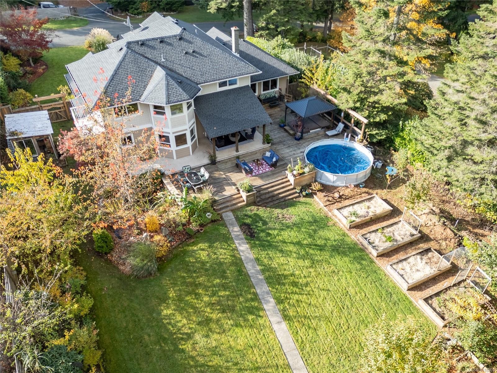 1230 Glen Urquhart Dr, Courtenay, BC